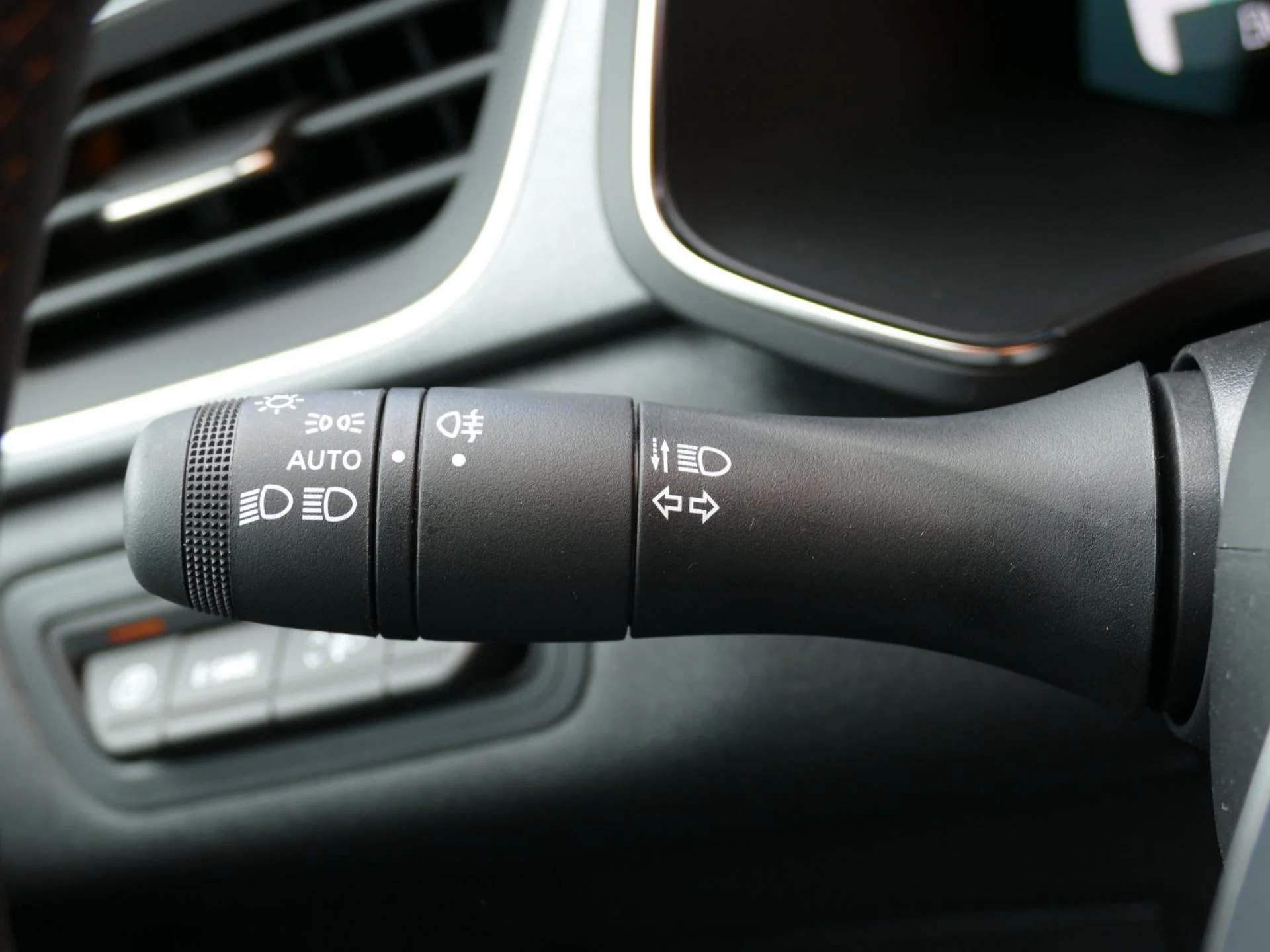 RENAULT CAPTUR - Miniature 26 sur 32 - Cliquer pour voir cette photo