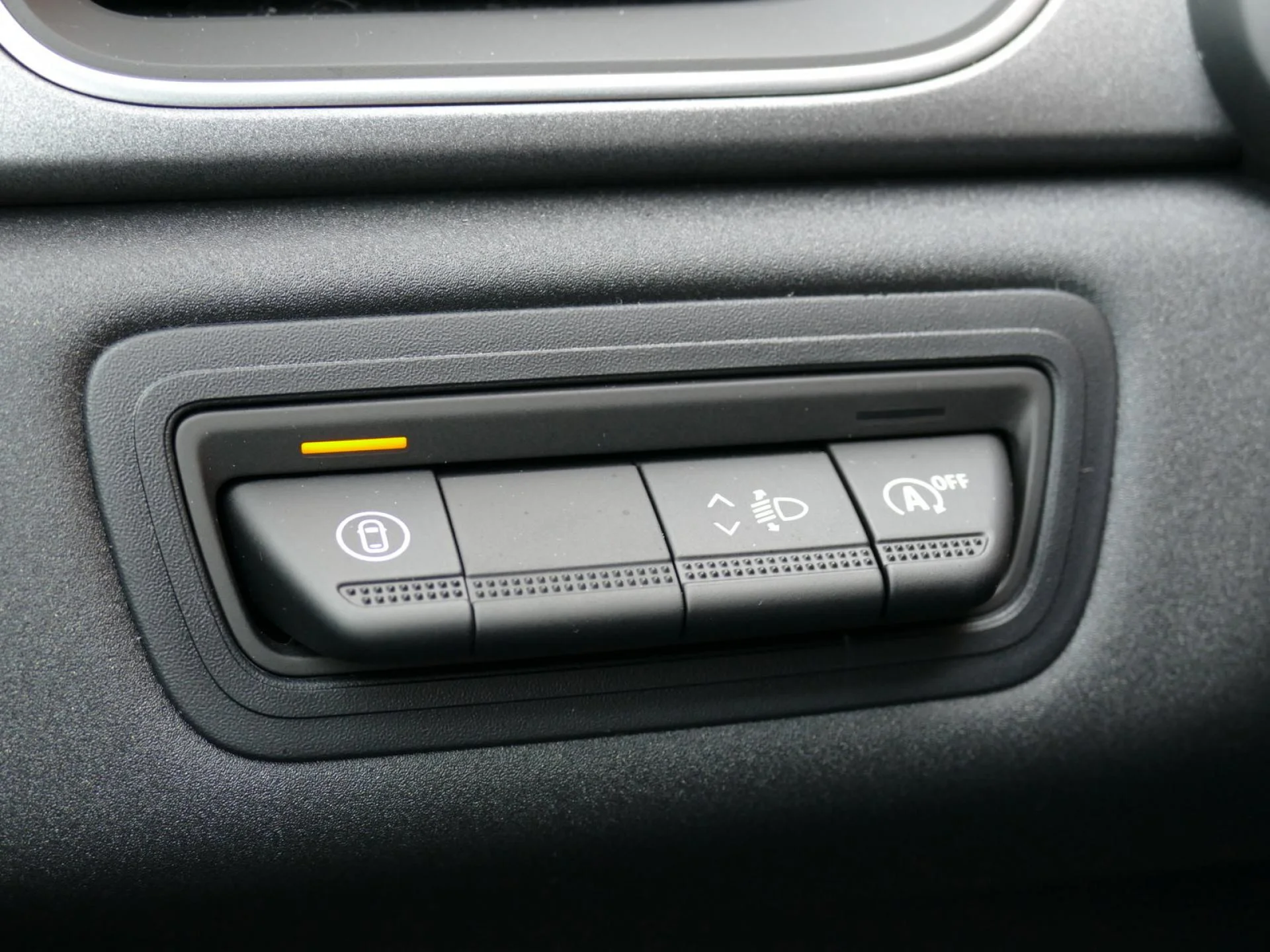 RENAULT CAPTUR - Miniature 31 sur 32 - Cliquer pour voir cette photo