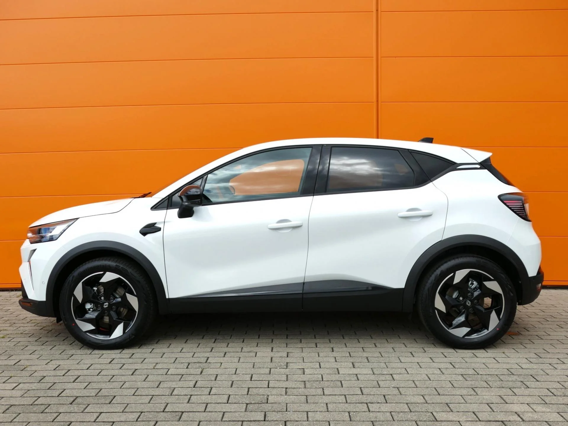 RENAULT CAPTUR - Miniature 3 sur 32 - Cliquer pour voir cette photo