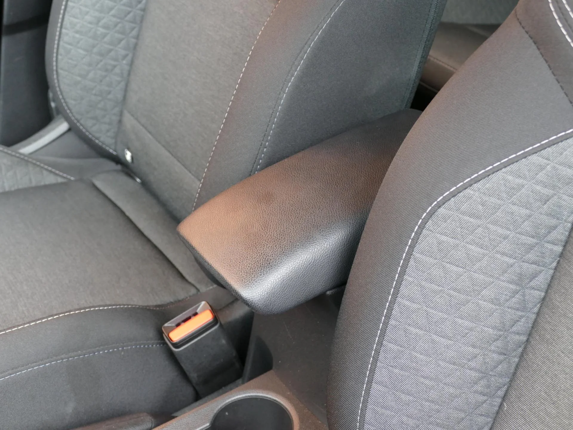 RENAULT CAPTUR - Miniature 22 sur 31 - Cliquer pour voir cette photo