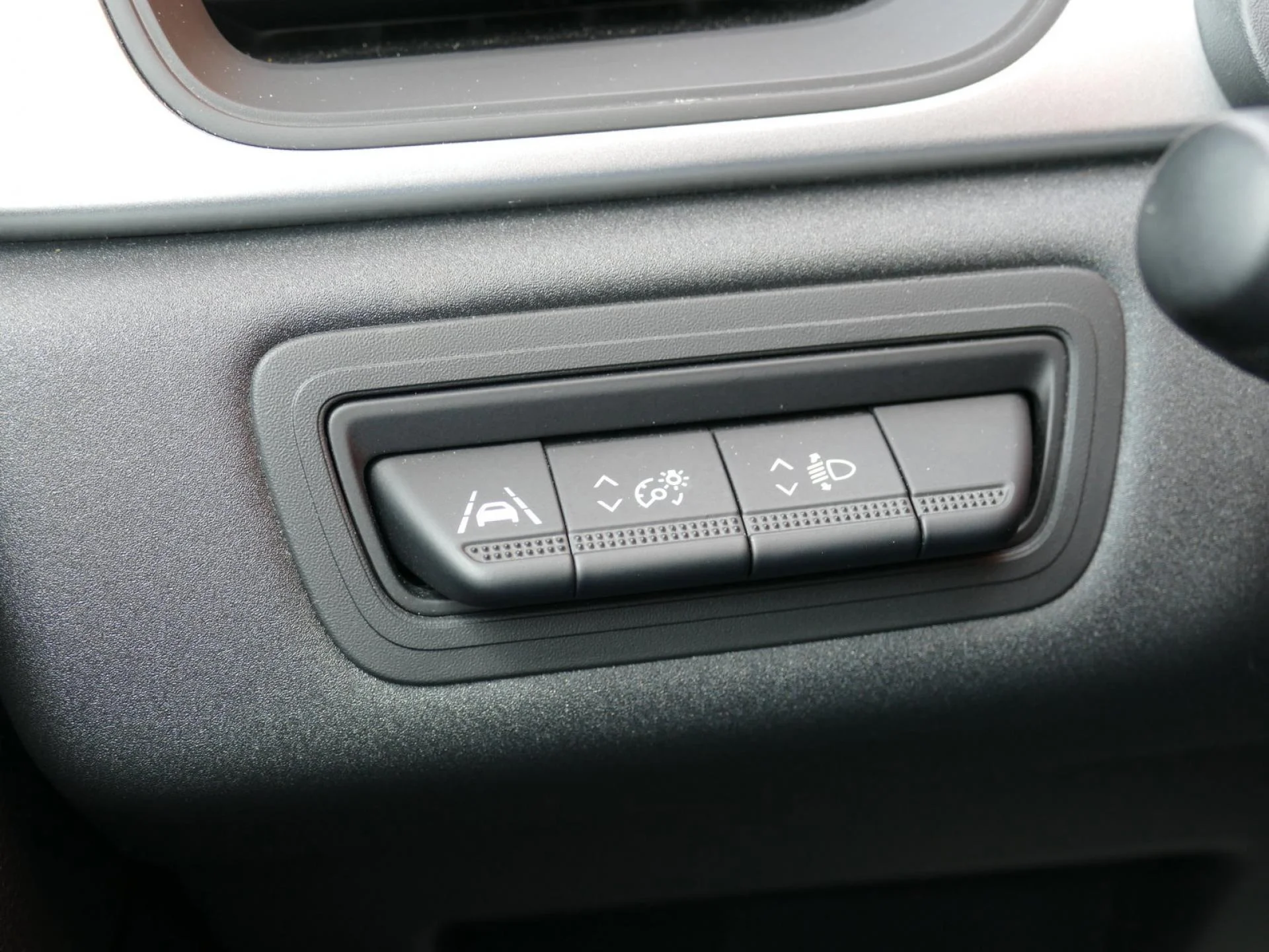 RENAULT CAPTUR - Miniature 19 sur 31 - Cliquer pour voir cette photo