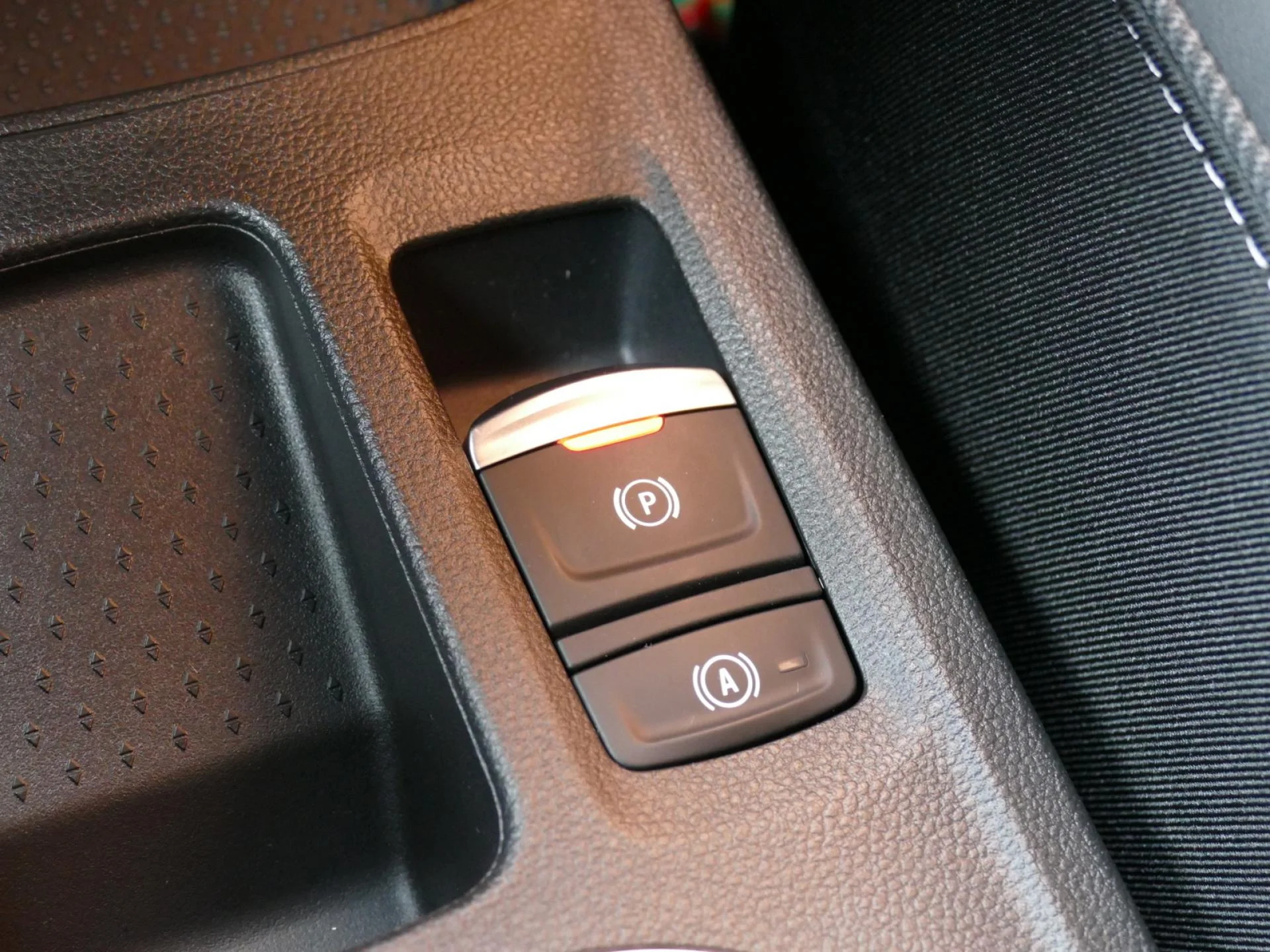 RENAULT CAPTUR - Miniature 20 sur 33 - Cliquer pour voir cette photo
