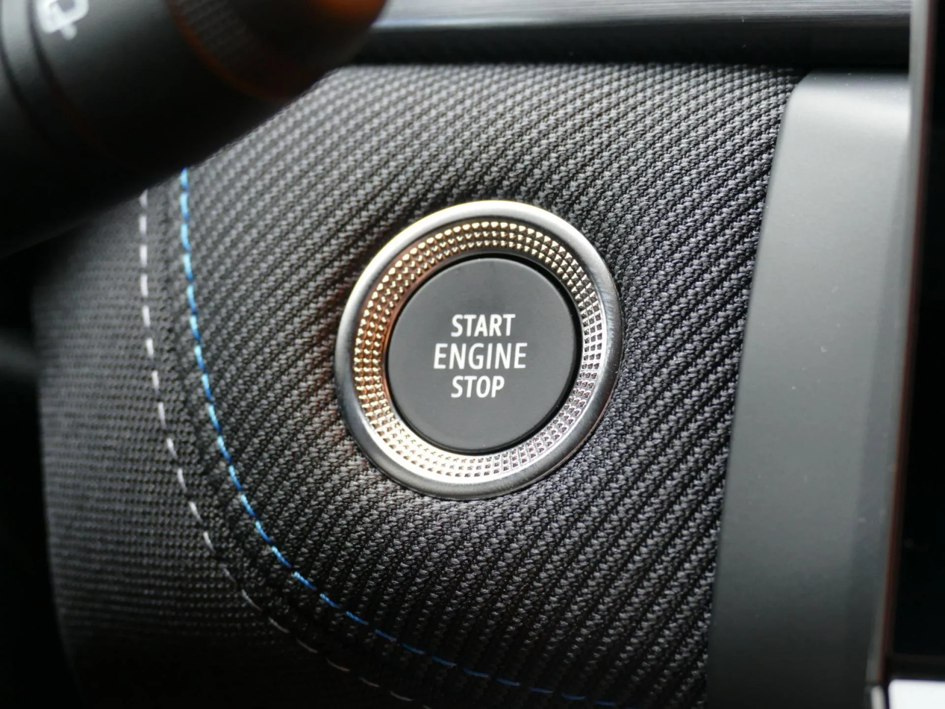 RENAULT CAPTUR - Miniature 21 sur 33 - Cliquer pour voir cette photo