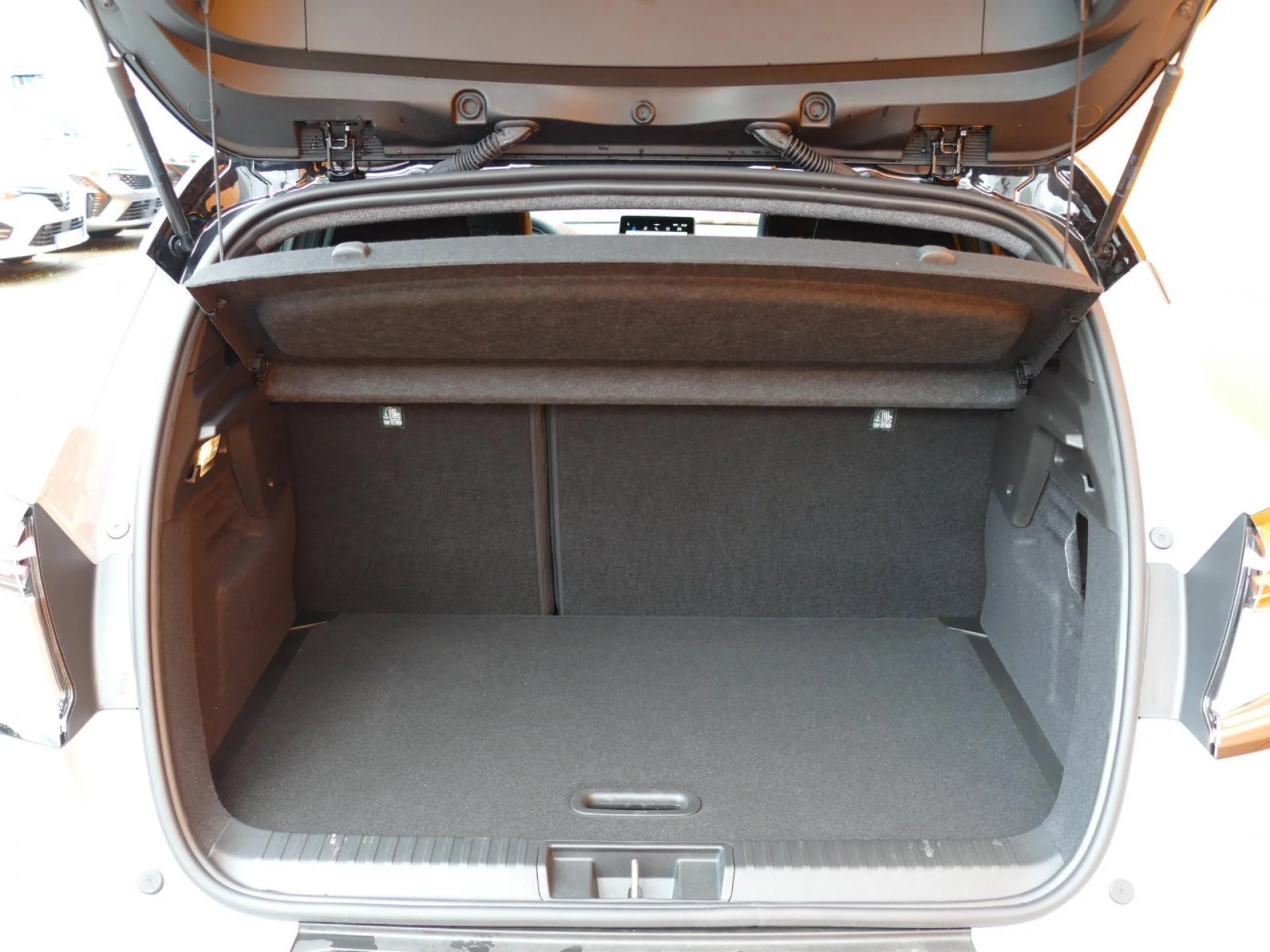 RENAULT CAPTUR - Miniature 8 sur 33 - Cliquer pour voir cette photo