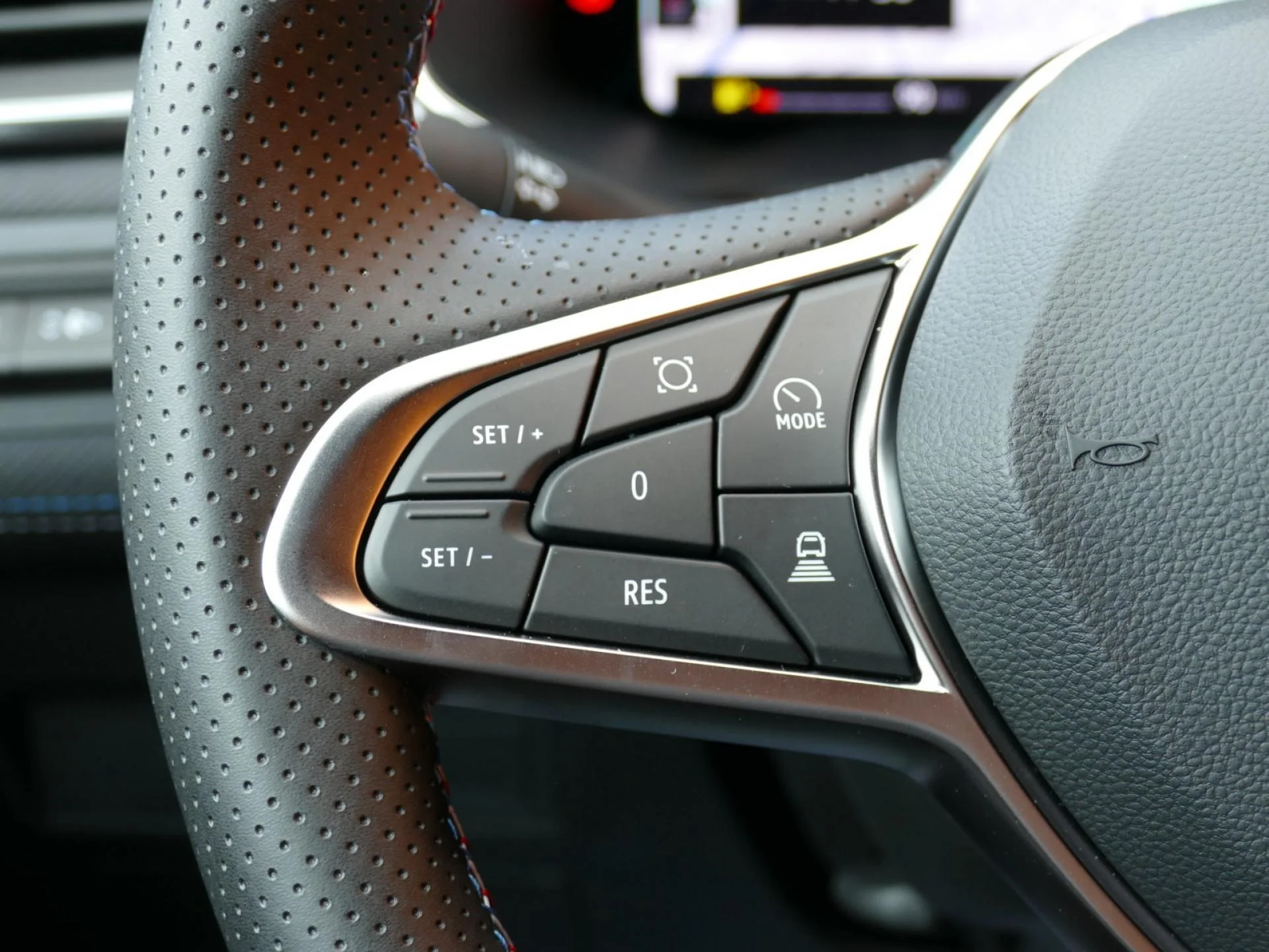 RENAULT CAPTUR - Miniature 17 sur 33 - Cliquer pour voir cette photo