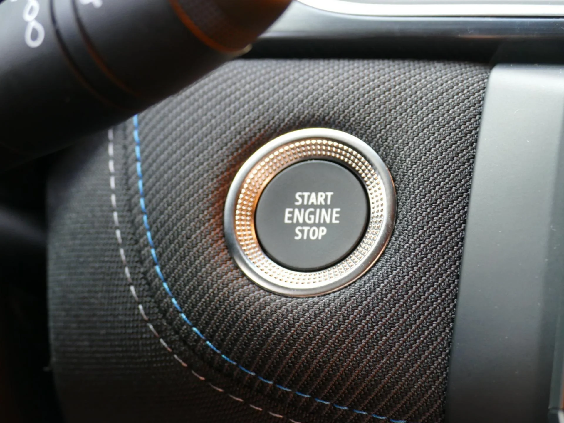 RENAULT CAPTUR - Miniature 21 sur 33 - Cliquer pour voir cette photo