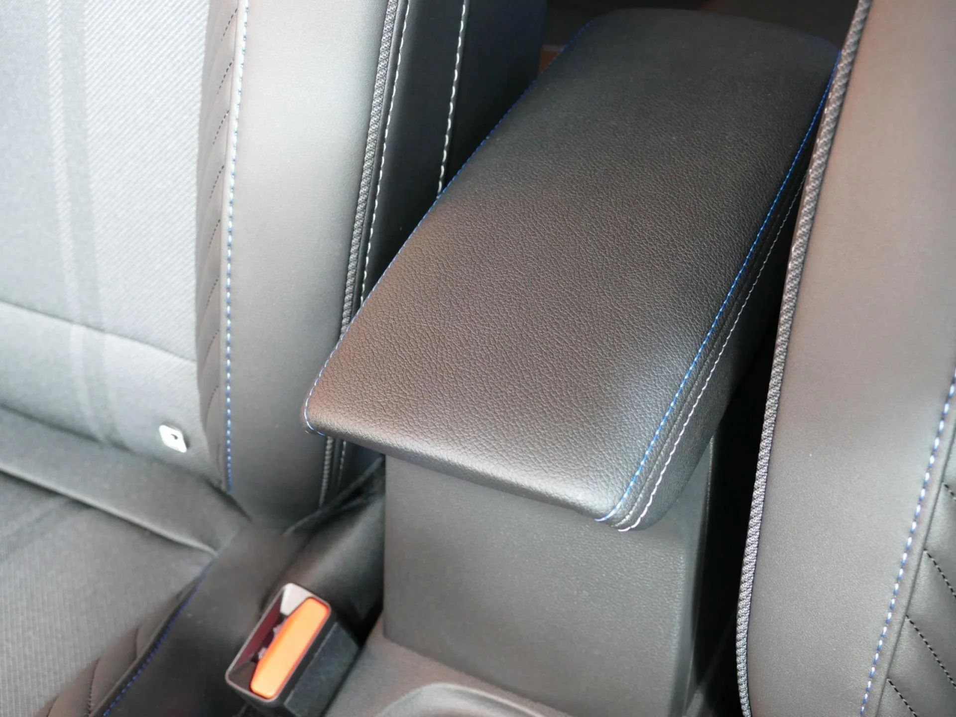 RENAULT CAPTUR - Miniature 22 sur 33 - Cliquer pour voir cette photo