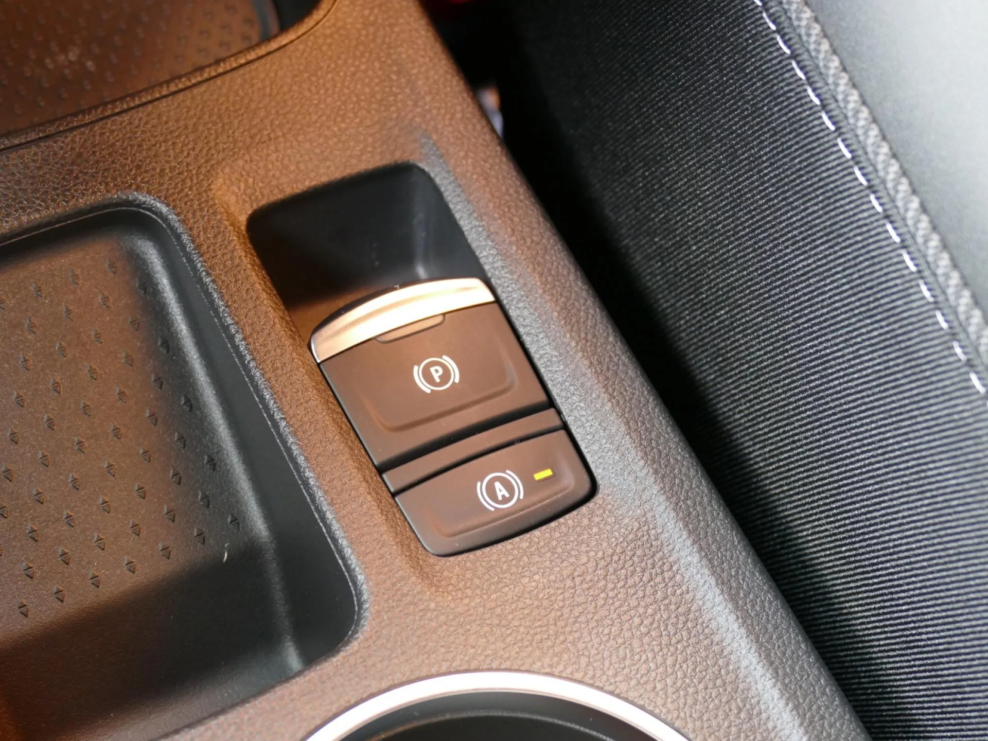 RENAULT CAPTUR - Miniature 20 sur 33 - Cliquer pour voir cette photo