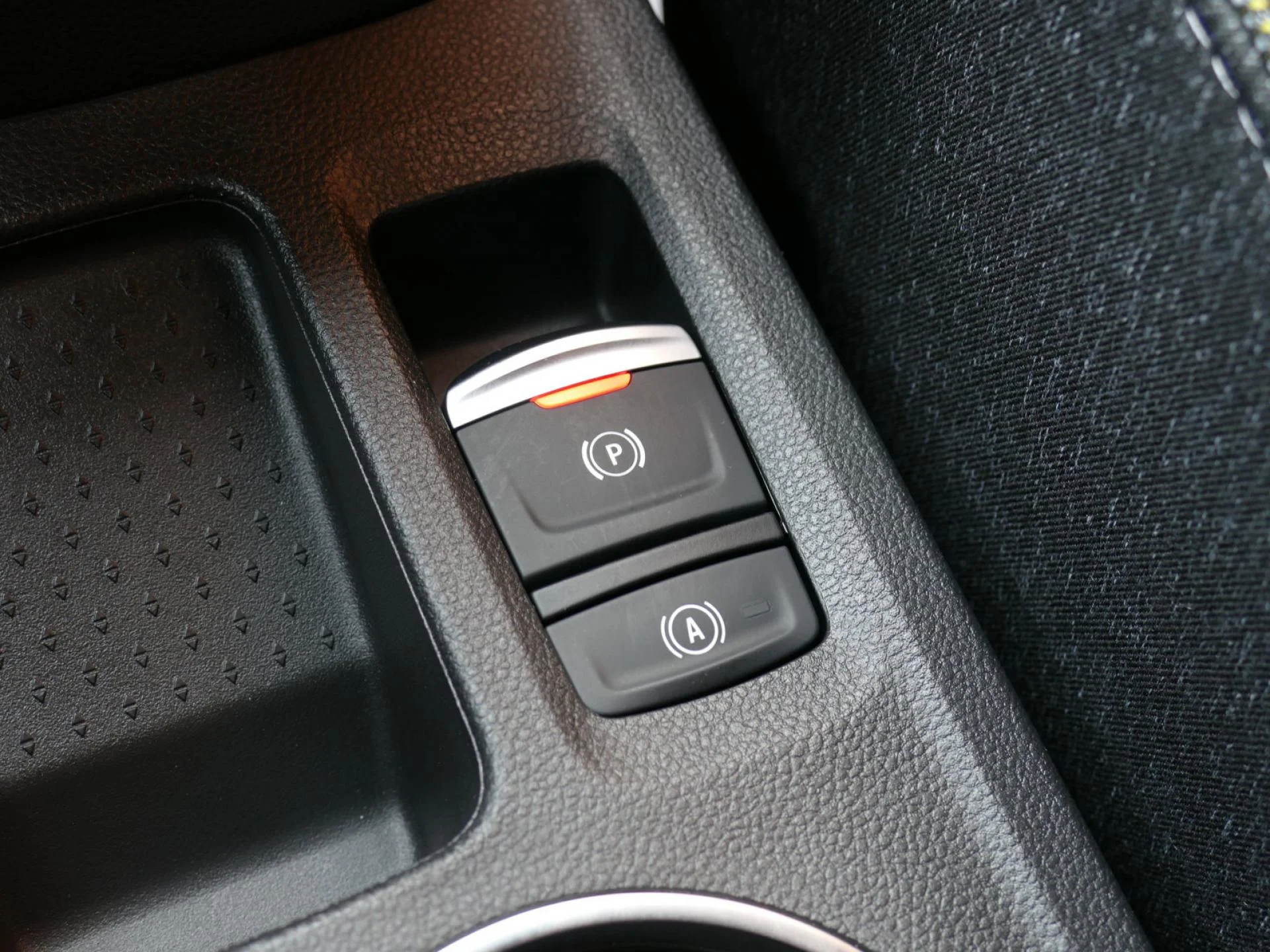 RENAULT CAPTUR - Miniature 14 sur 26 - Cliquer pour voir cette photo