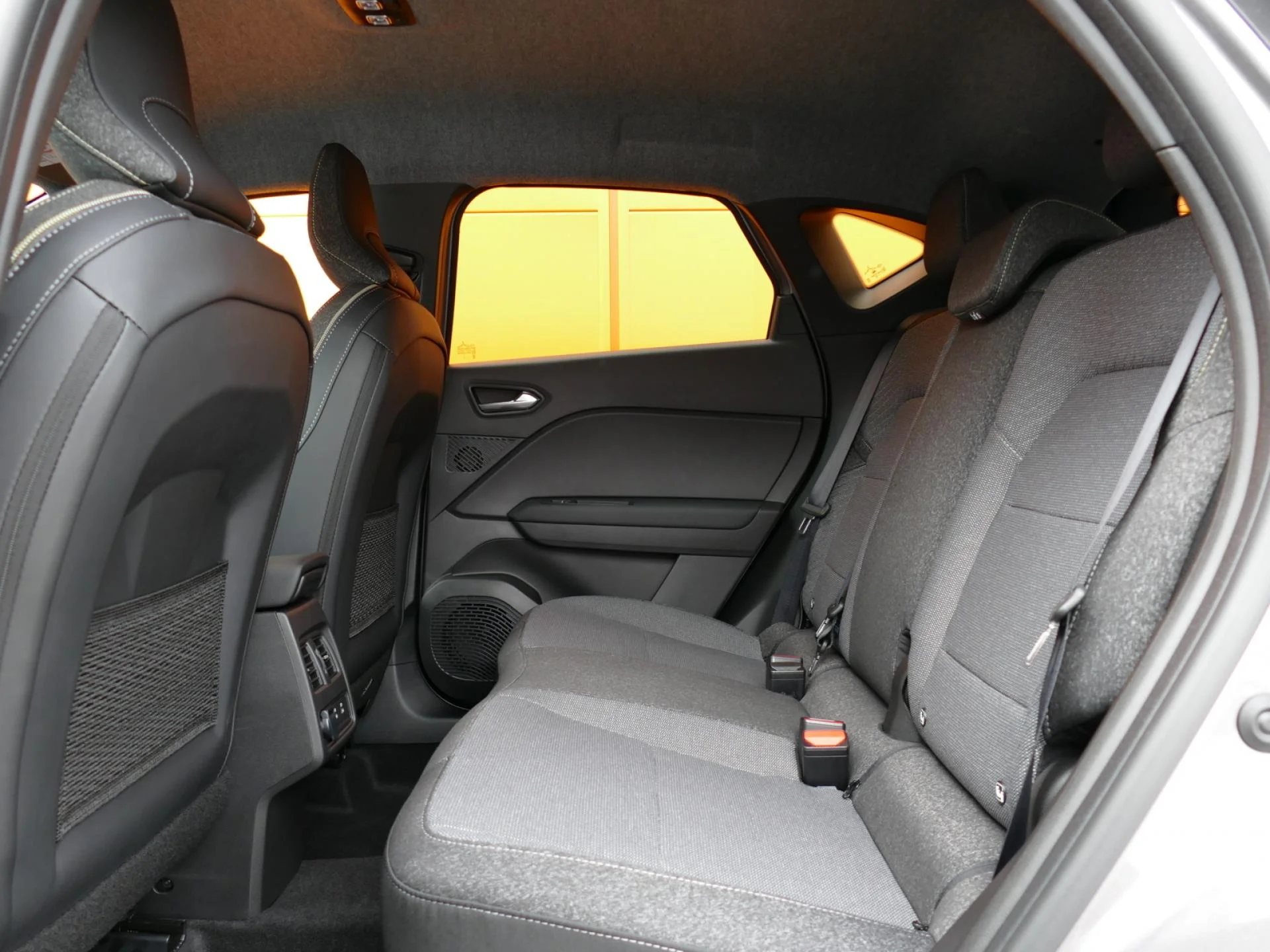 RENAULT CAPTUR - Miniature 5 sur 26 - Cliquer pour voir cette photo