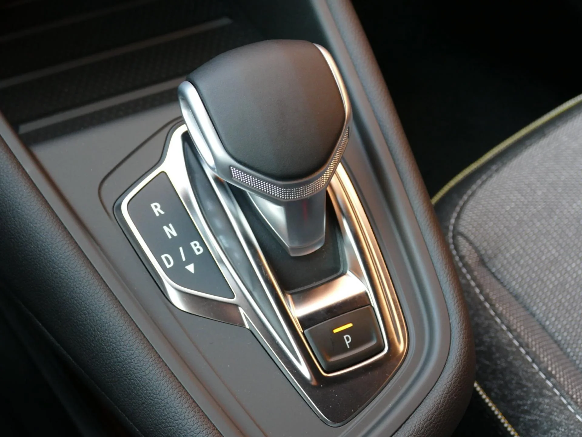 RENAULT CAPTUR - Miniature 17 sur 32 - Cliquer pour voir cette photo