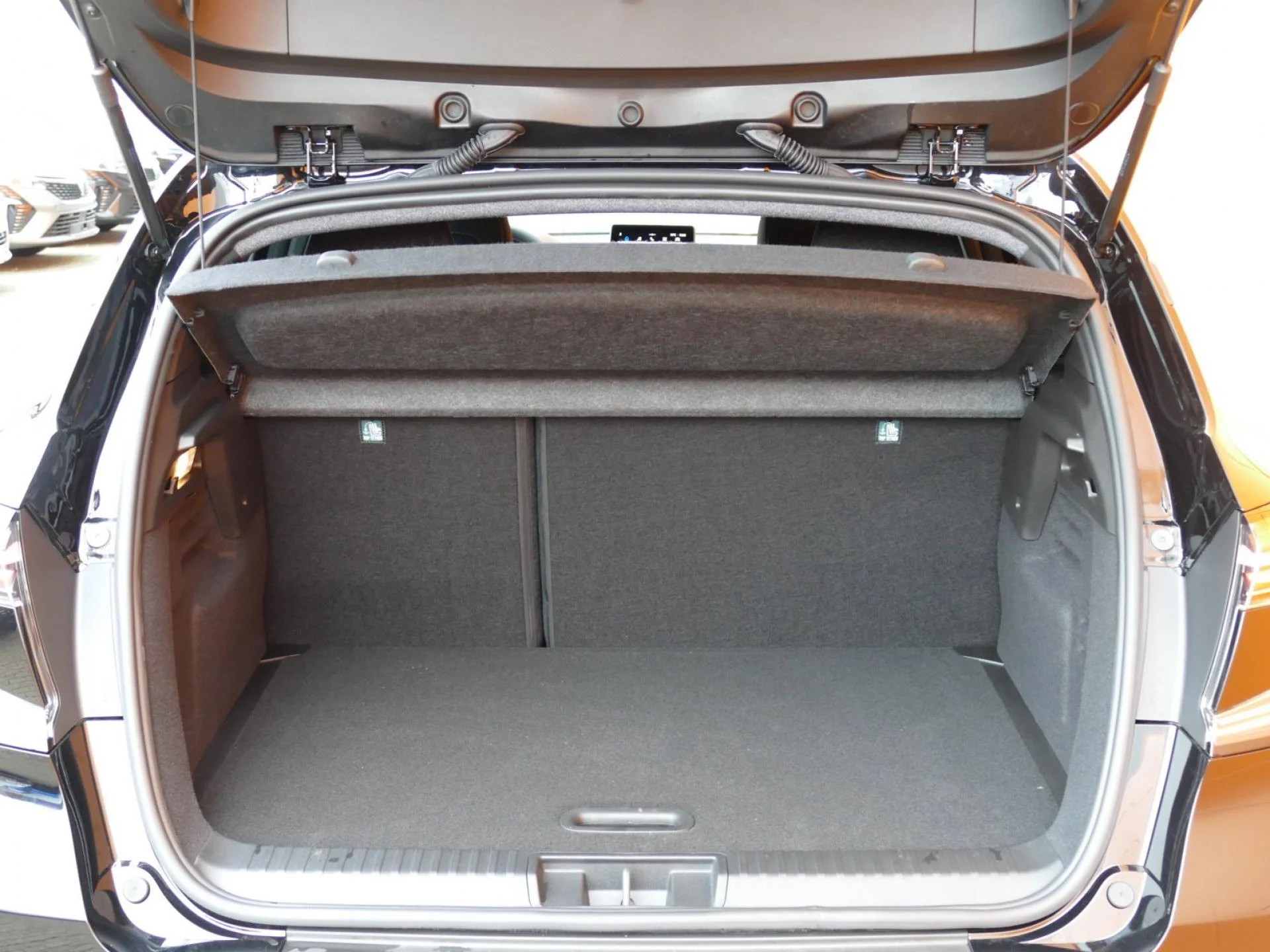 RENAULT CAPTUR - Miniature 8 sur 32 - Cliquer pour voir cette photo