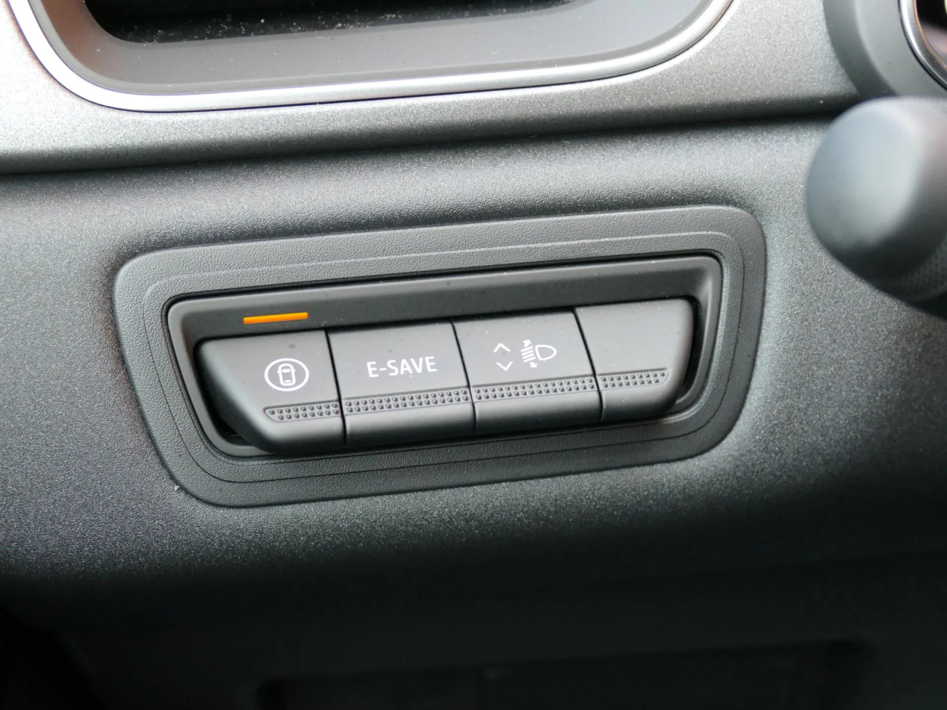 RENAULT CAPTUR - Miniature 18 sur 32 - Cliquer pour voir cette photo