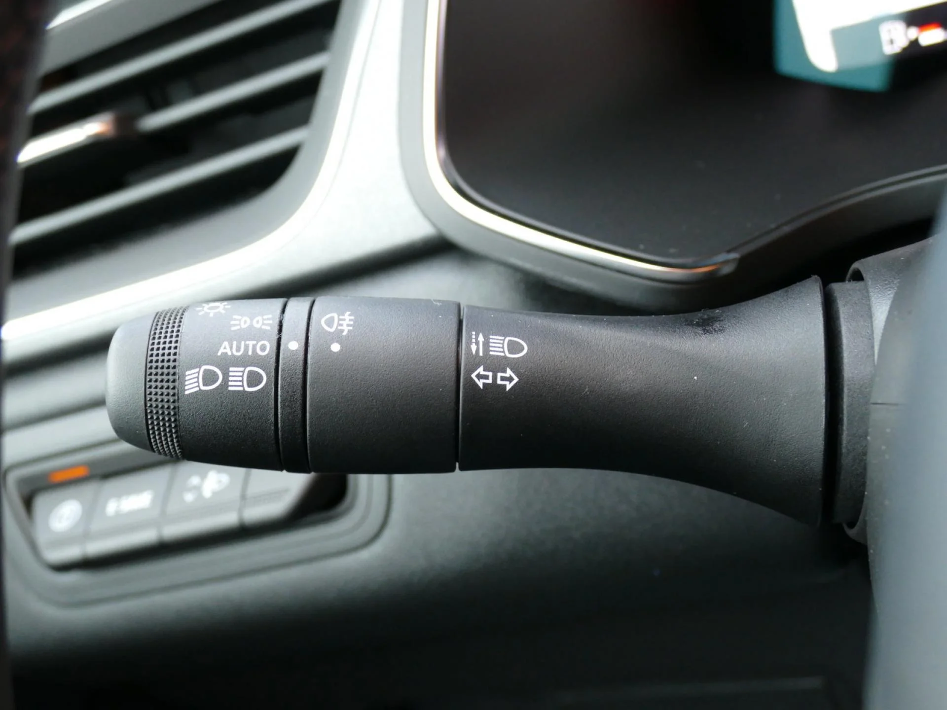 RENAULT CAPTUR - Miniature 25 sur 32 - Cliquer pour voir cette photo