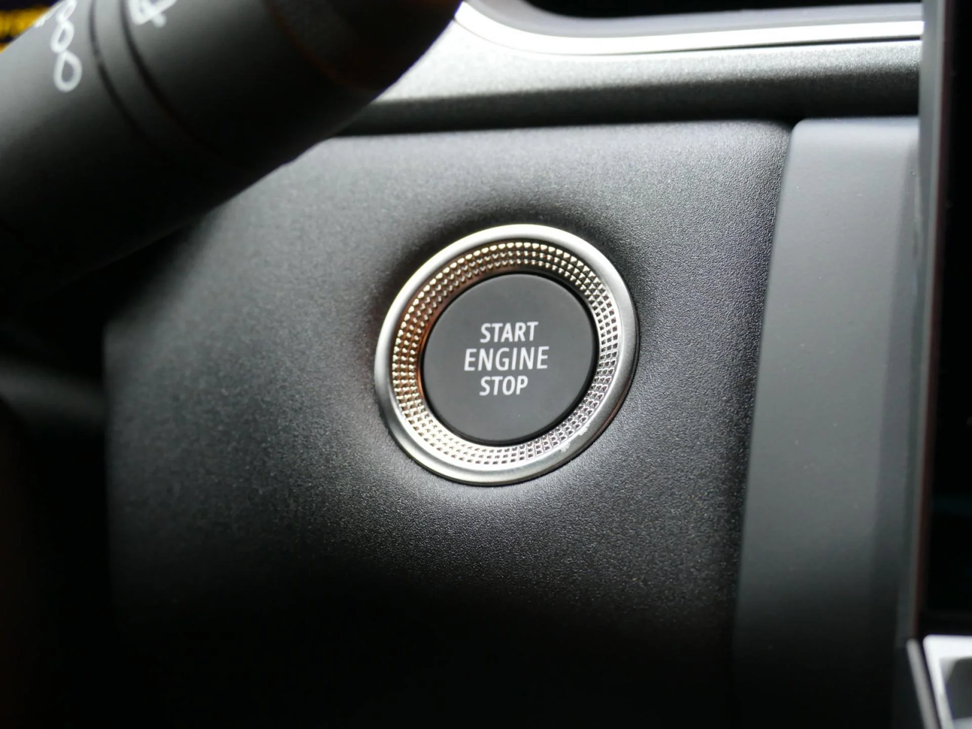 RENAULT CAPTUR - Miniature 20 sur 32 - Cliquer pour voir cette photo