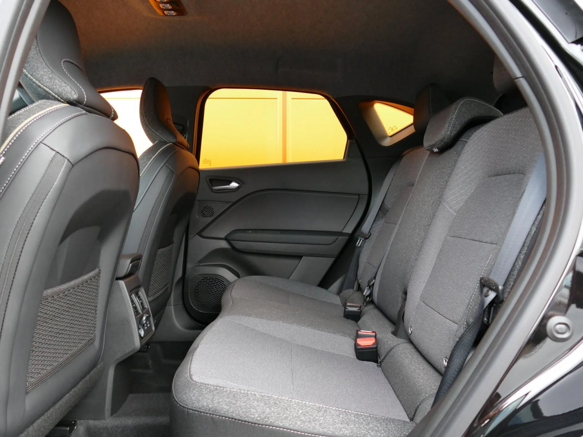 RENAULT CAPTUR - Miniature 7 sur 32 - Cliquer pour voir cette photo