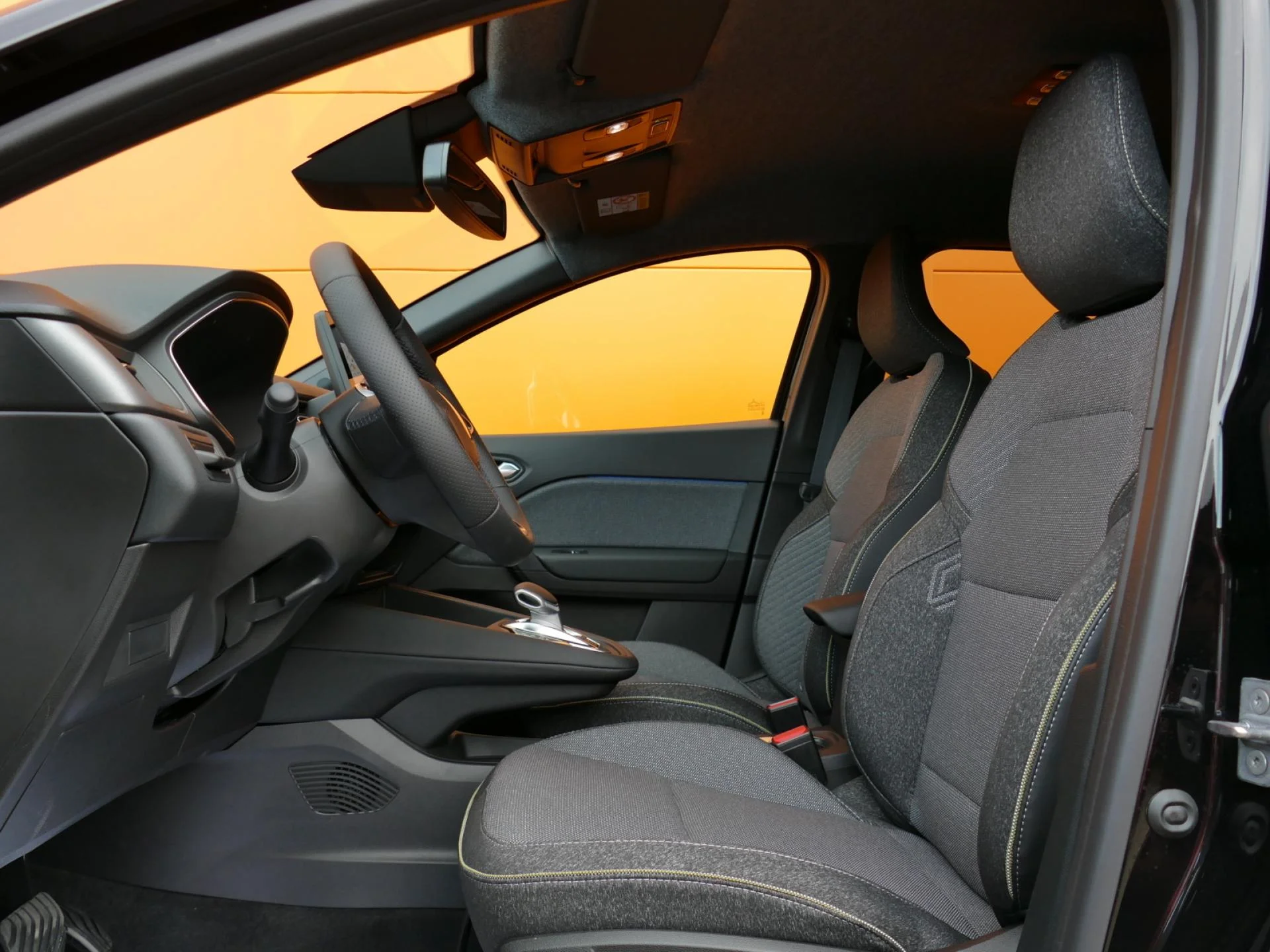 RENAULT CAPTUR - Miniature 6 sur 32 - Cliquer pour voir cette photo