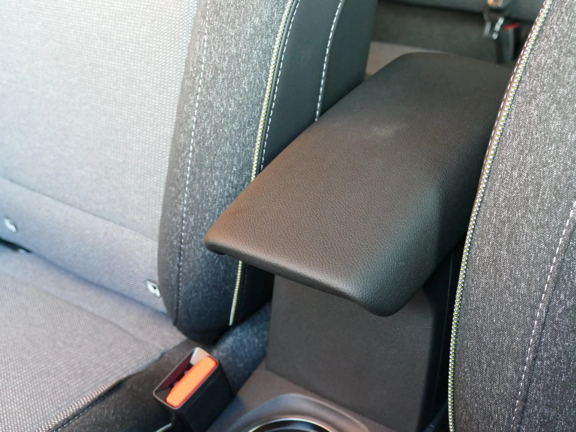RENAULT CAPTUR - Miniature 22 sur 32 - Cliquer pour voir cette photo