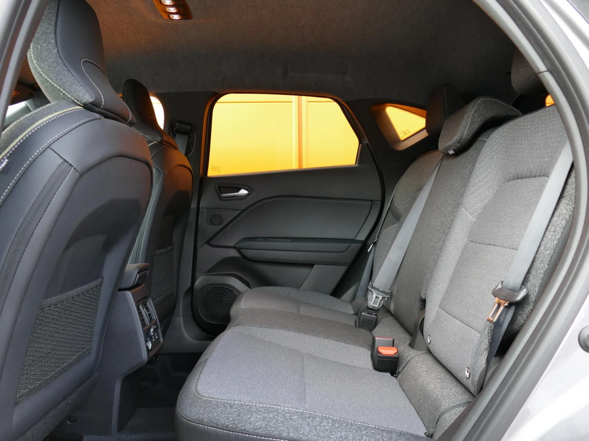 RENAULT CAPTUR - Miniature 7 sur 32 - Cliquer pour voir cette photo