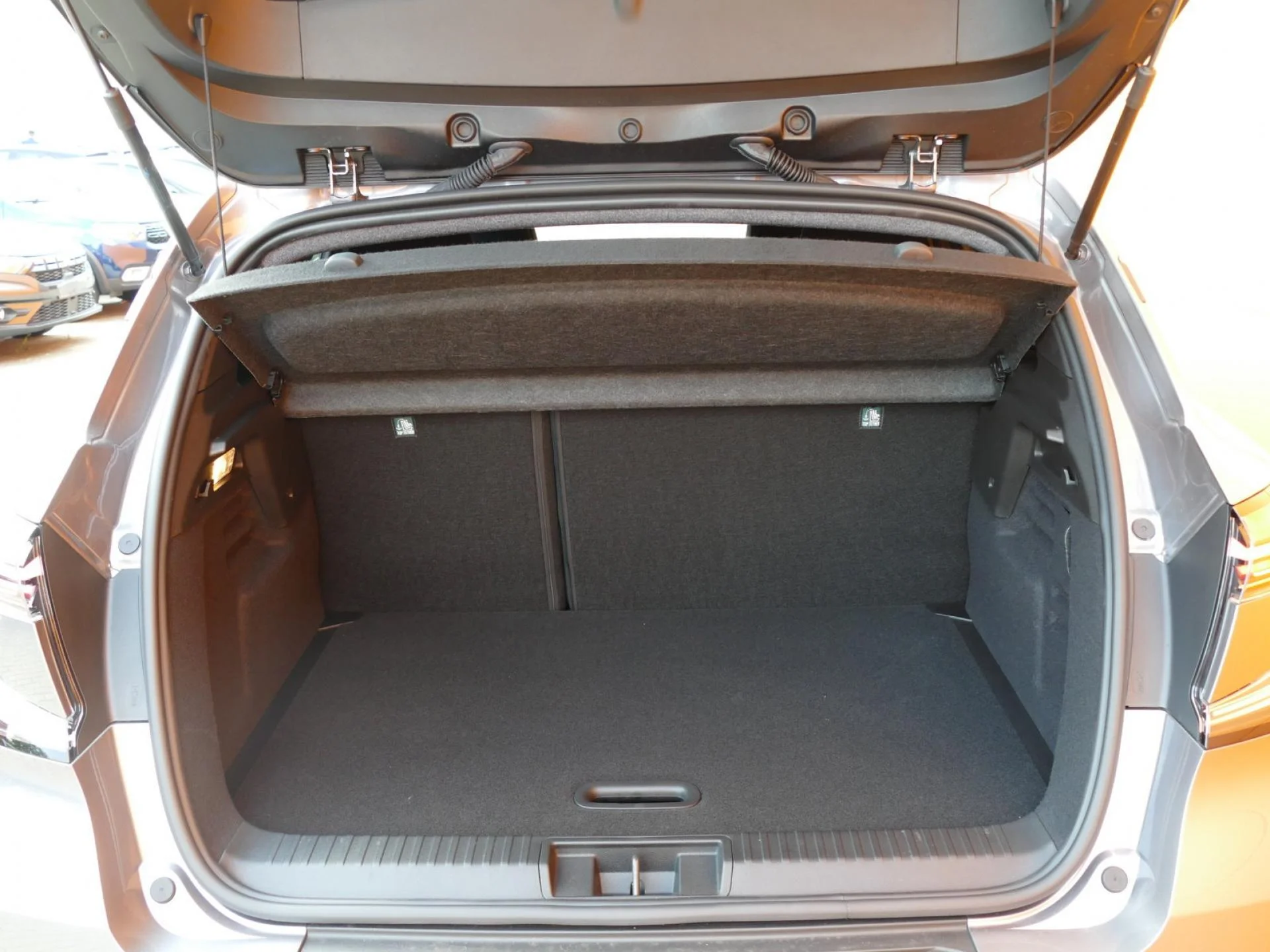 RENAULT CAPTUR - Miniature 8 sur 32 - Cliquer pour voir cette photo