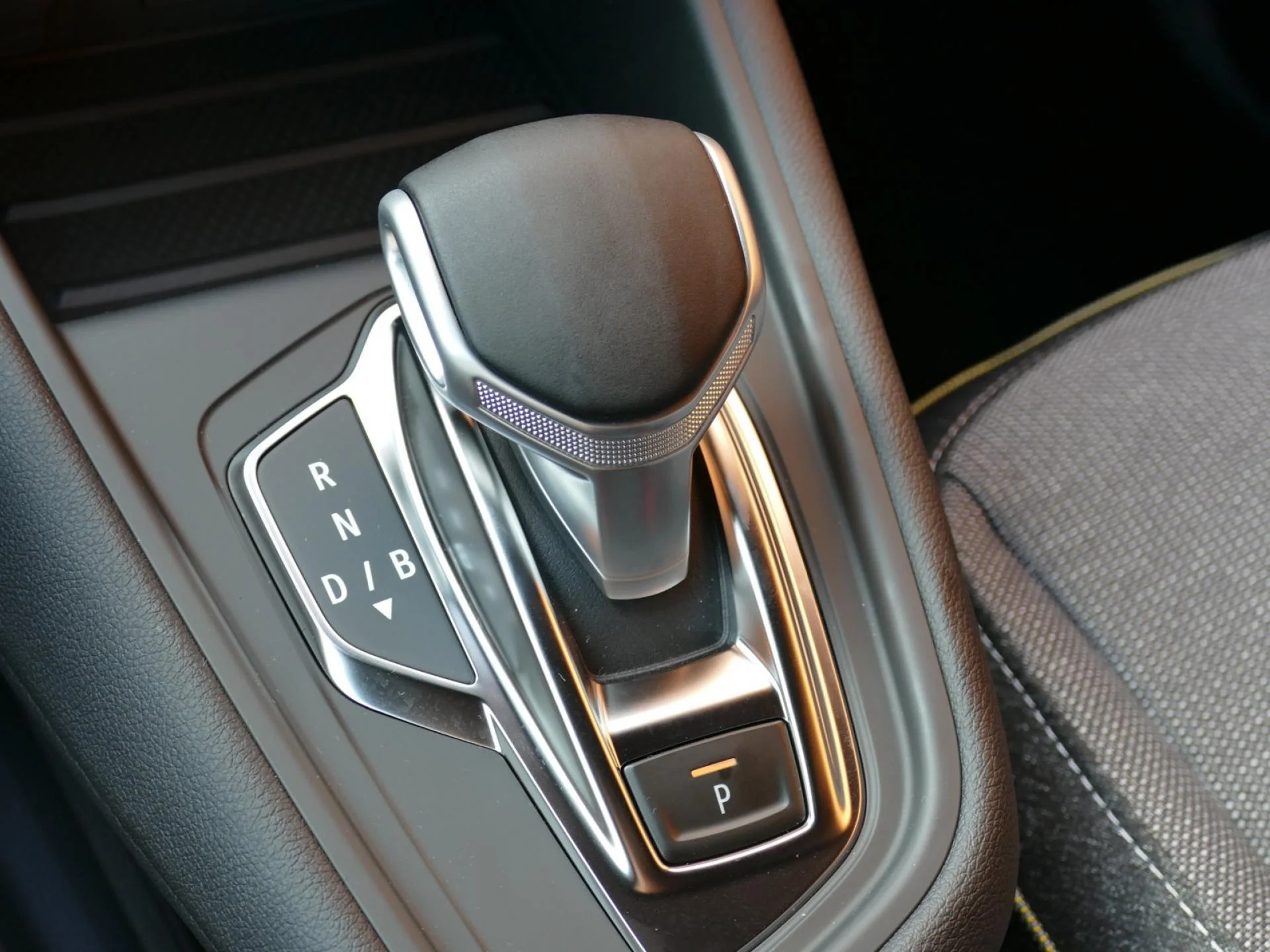 RENAULT CAPTUR - Miniature 17 sur 32 - Cliquer pour voir cette photo