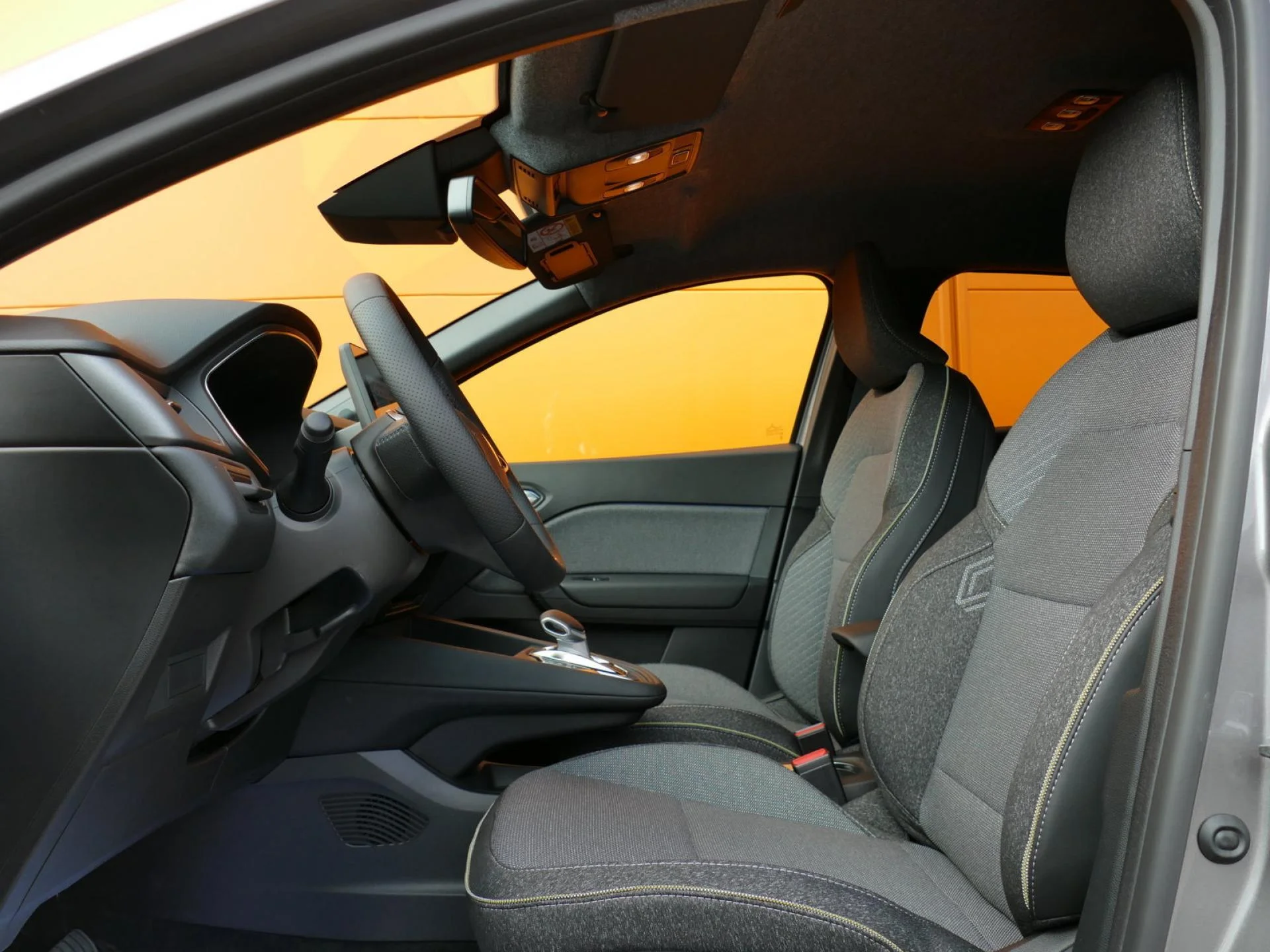 RENAULT CAPTUR - Miniature 6 sur 32 - Cliquer pour voir cette photo