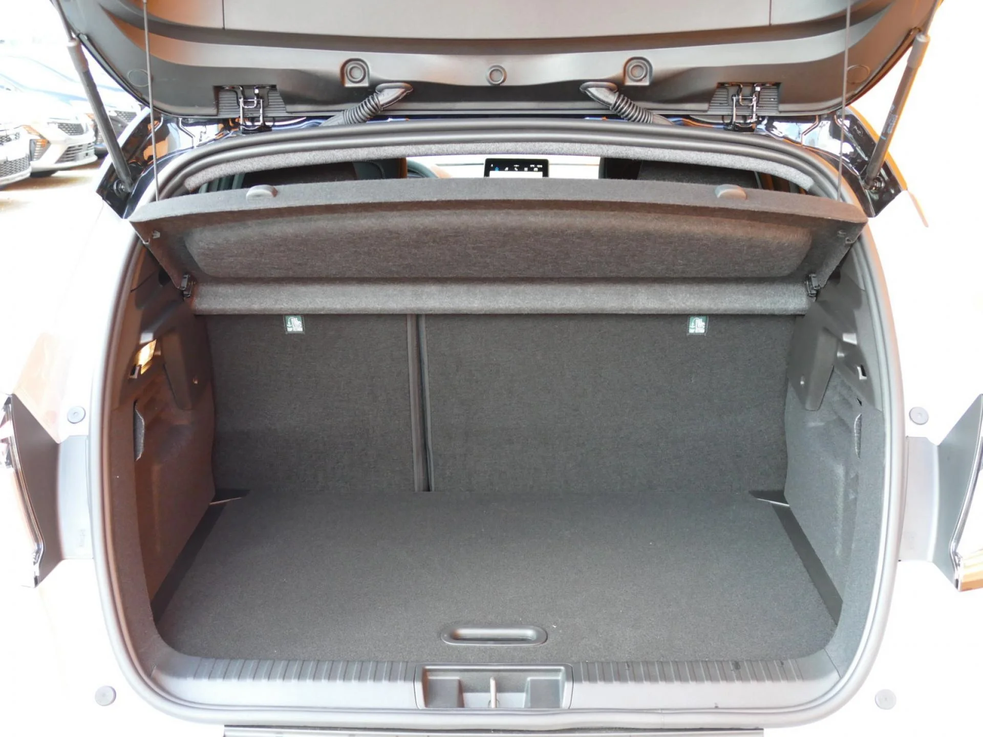 RENAULT CAPTUR - Miniature 8 sur 31 - Cliquer pour voir cette photo