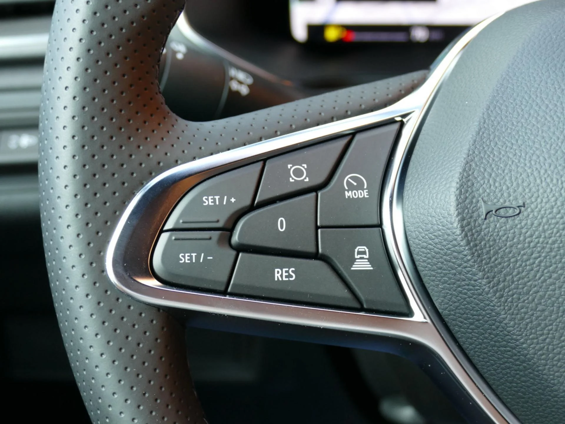 RENAULT CAPTUR - Miniature 16 sur 31 - Cliquer pour voir cette photo