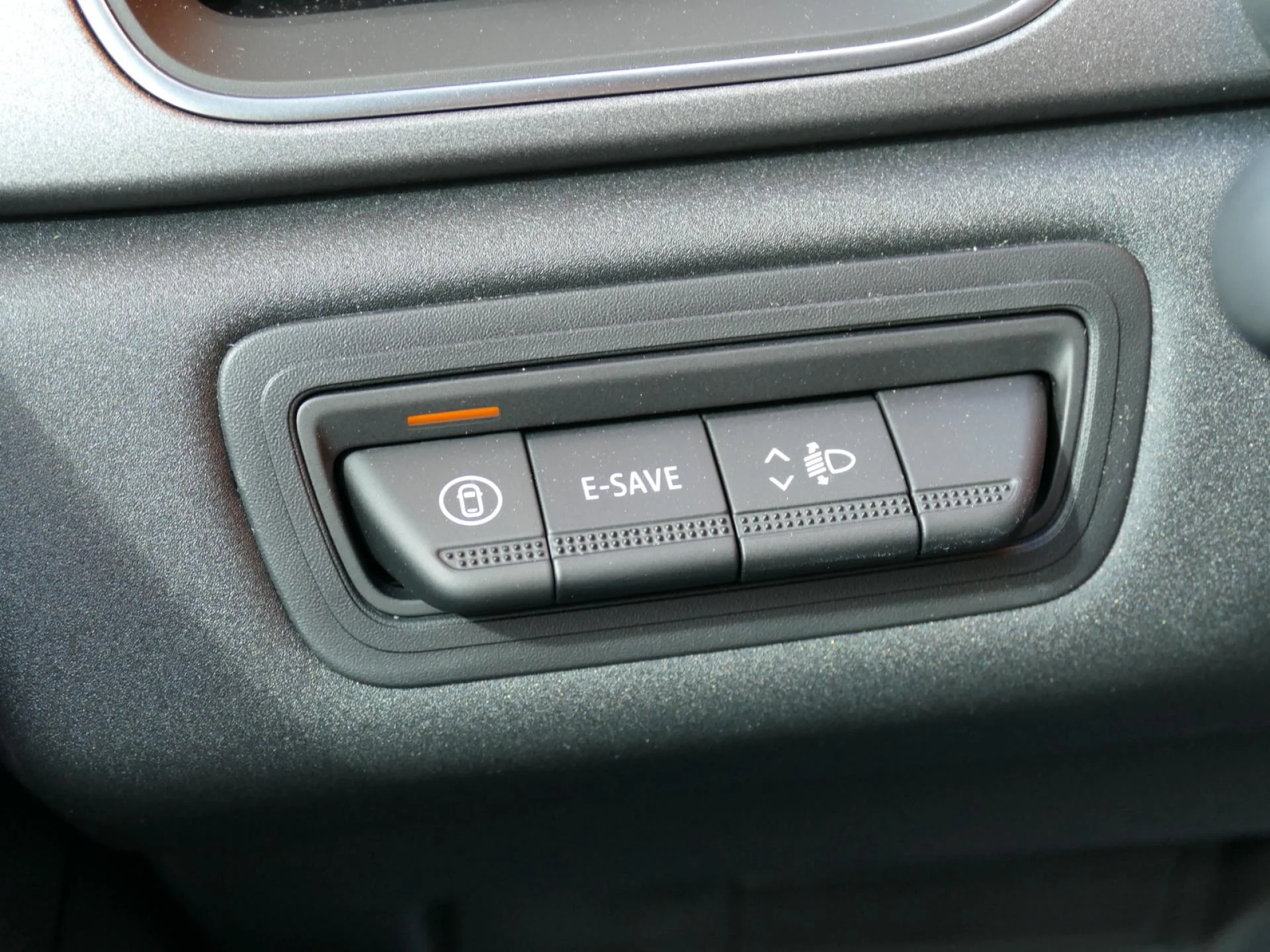 RENAULT CAPTUR - Miniature 18 sur 31 - Cliquer pour voir cette photo