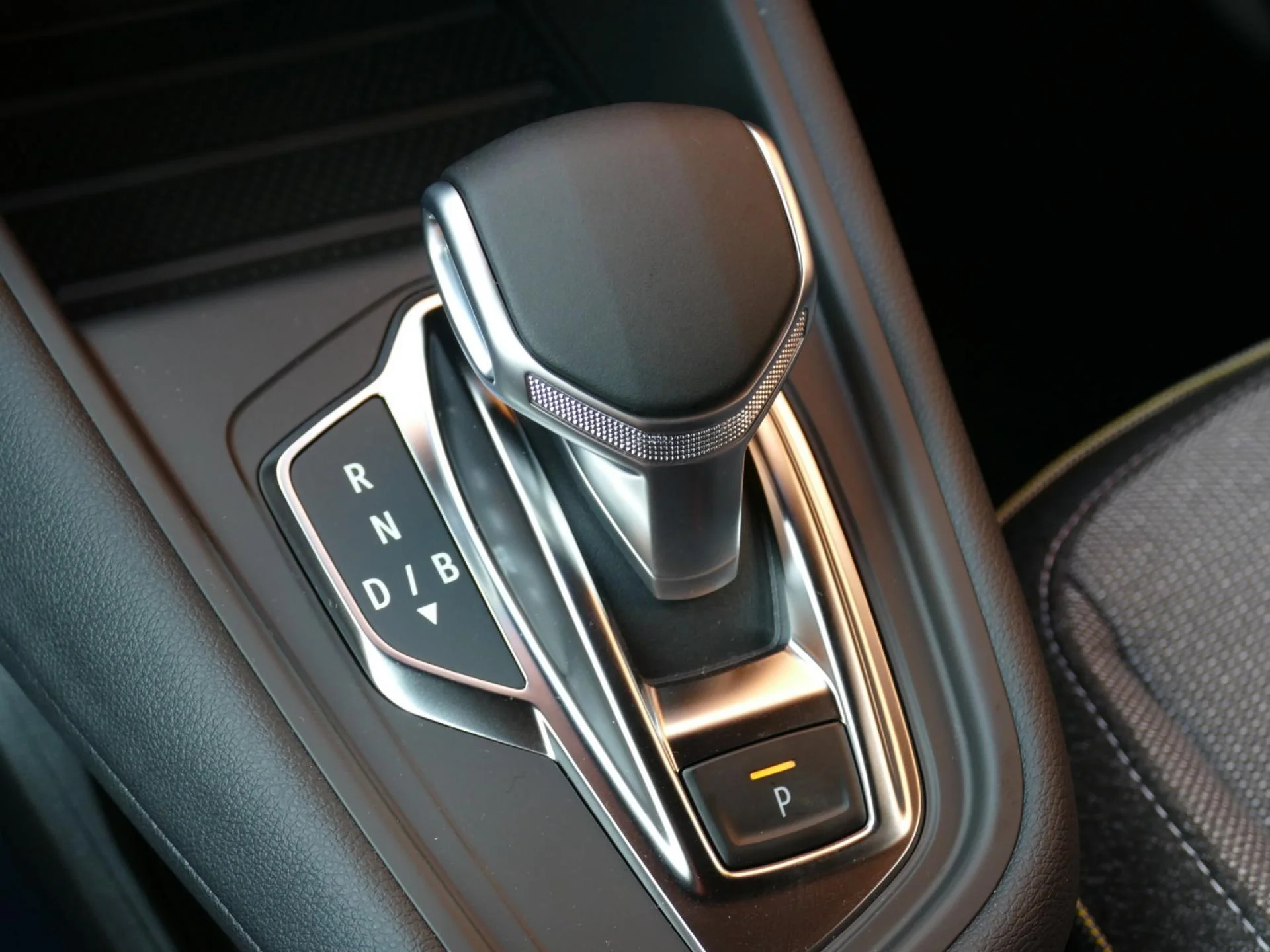 RENAULT CAPTUR - Miniature 17 sur 31 - Cliquer pour voir cette photo