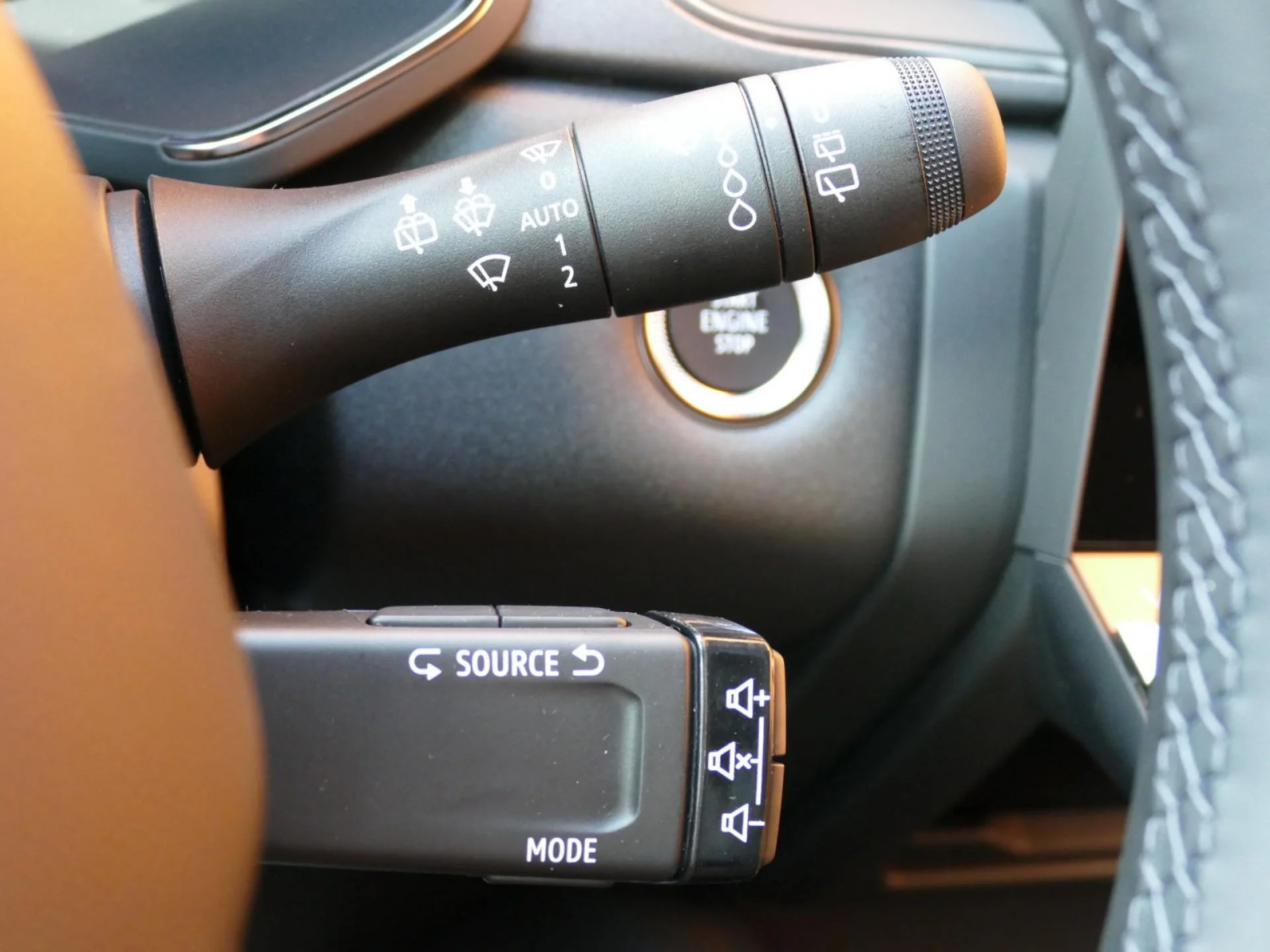 RENAULT CAPTUR - Miniature 25 sur 31 - Cliquer pour voir cette photo