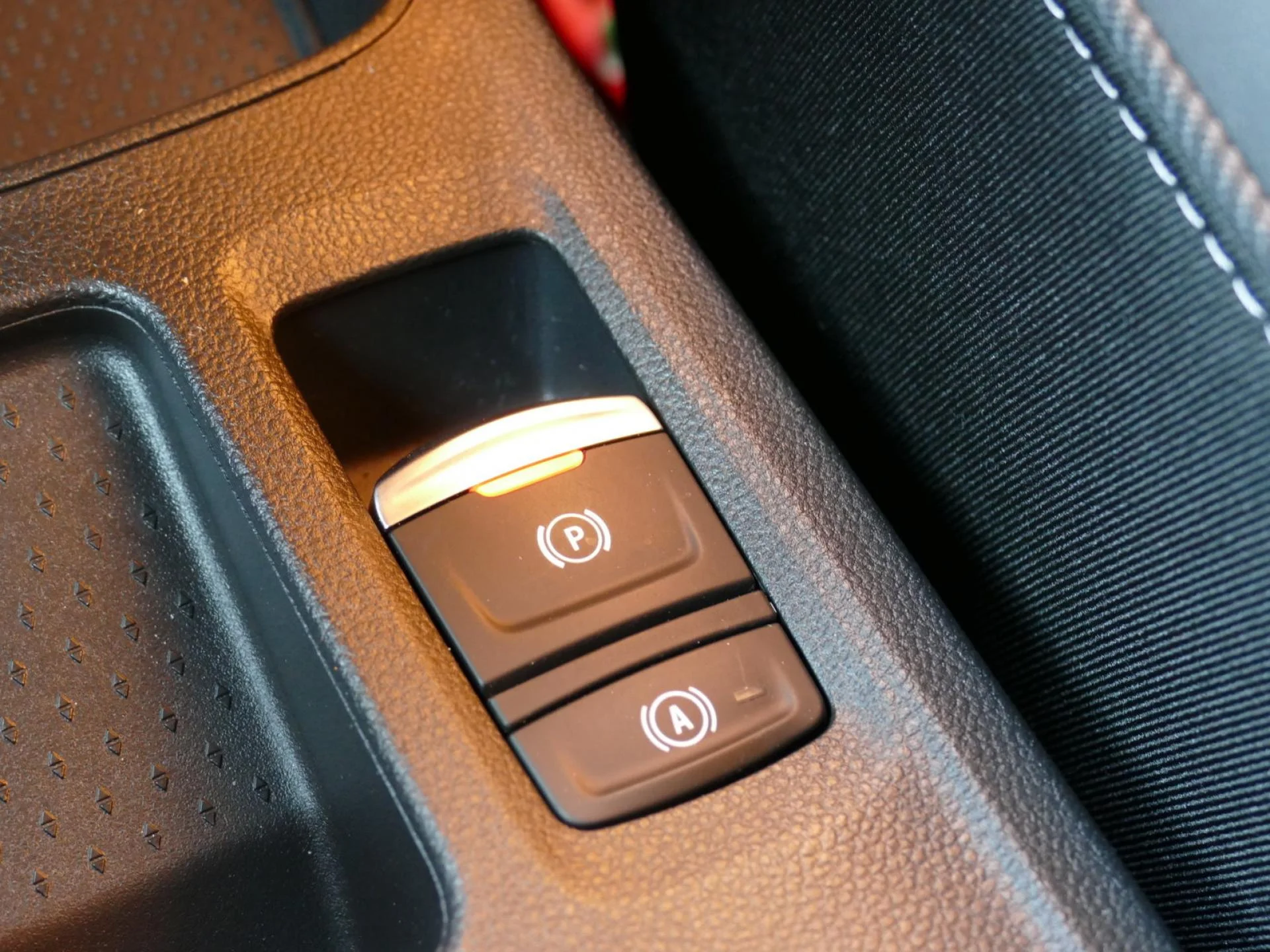 RENAULT CAPTUR - Miniature 21 sur 34 - Cliquer pour voir cette photo