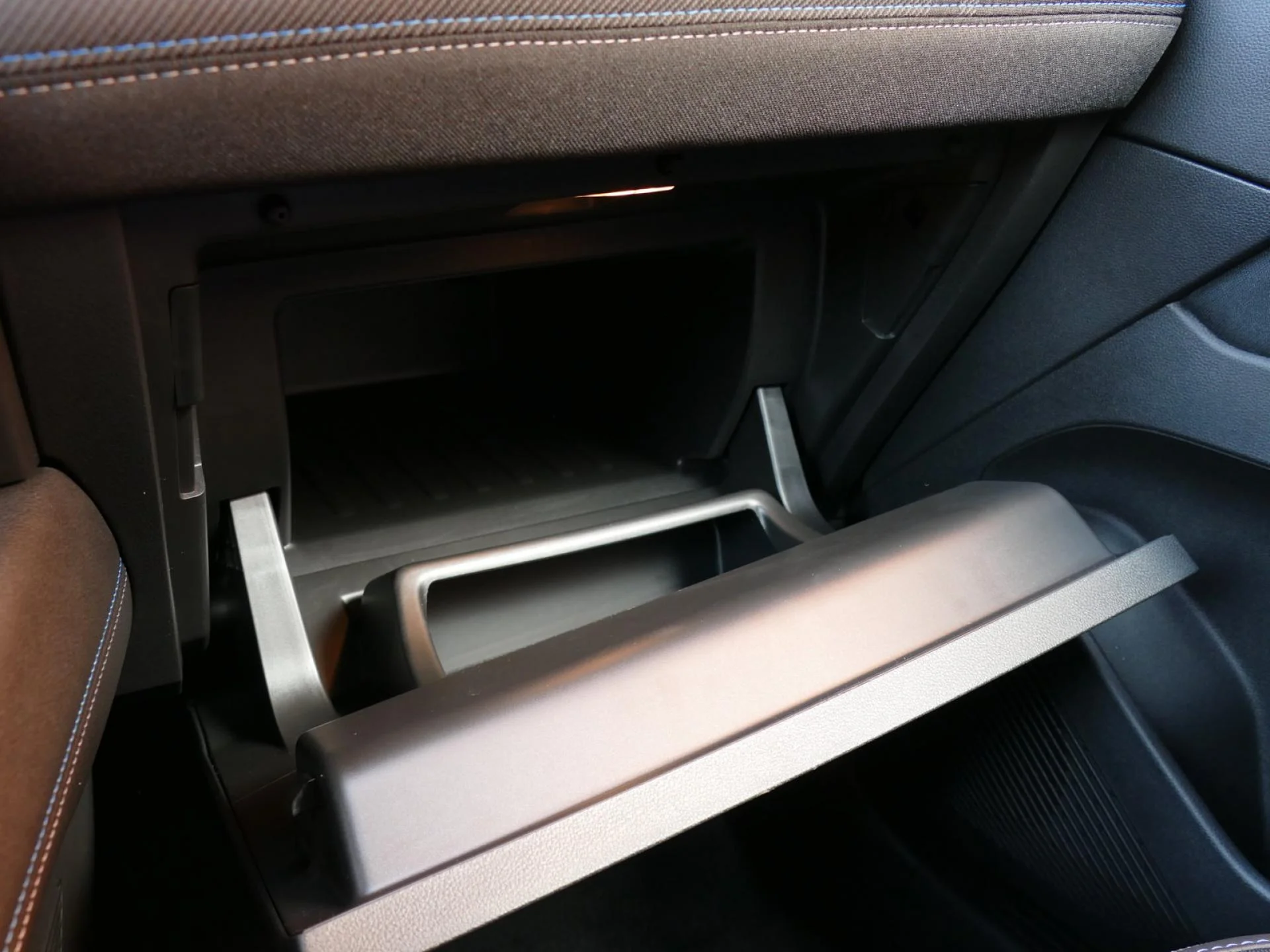 RENAULT CAPTUR - Miniature 24 sur 34 - Cliquer pour voir cette photo