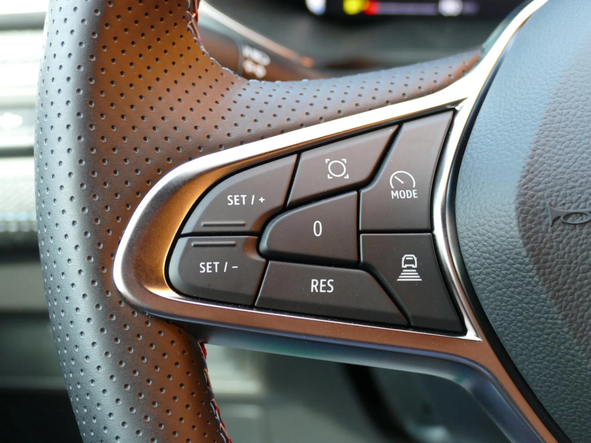 RENAULT CAPTUR - Miniature 18 sur 34 - Cliquer pour voir cette photo