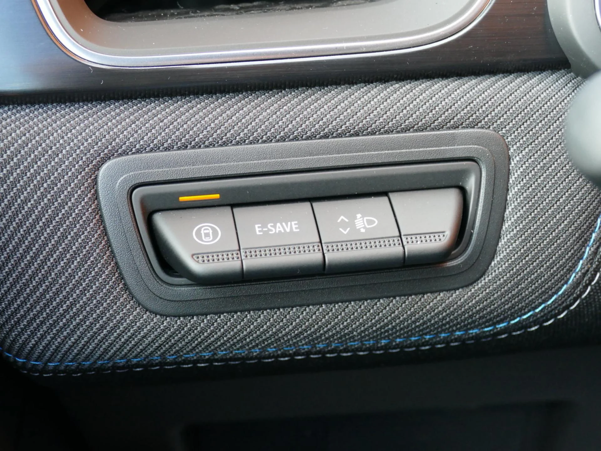 RENAULT CAPTUR - Miniature 18 sur 35 - Cliquer pour voir cette photo