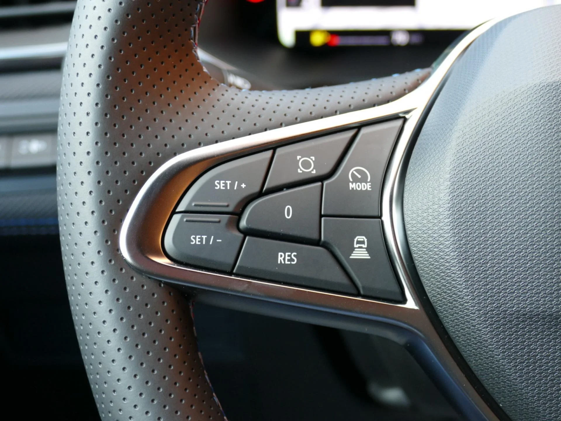 RENAULT CAPTUR - Miniature 19 sur 35 - Cliquer pour voir cette photo