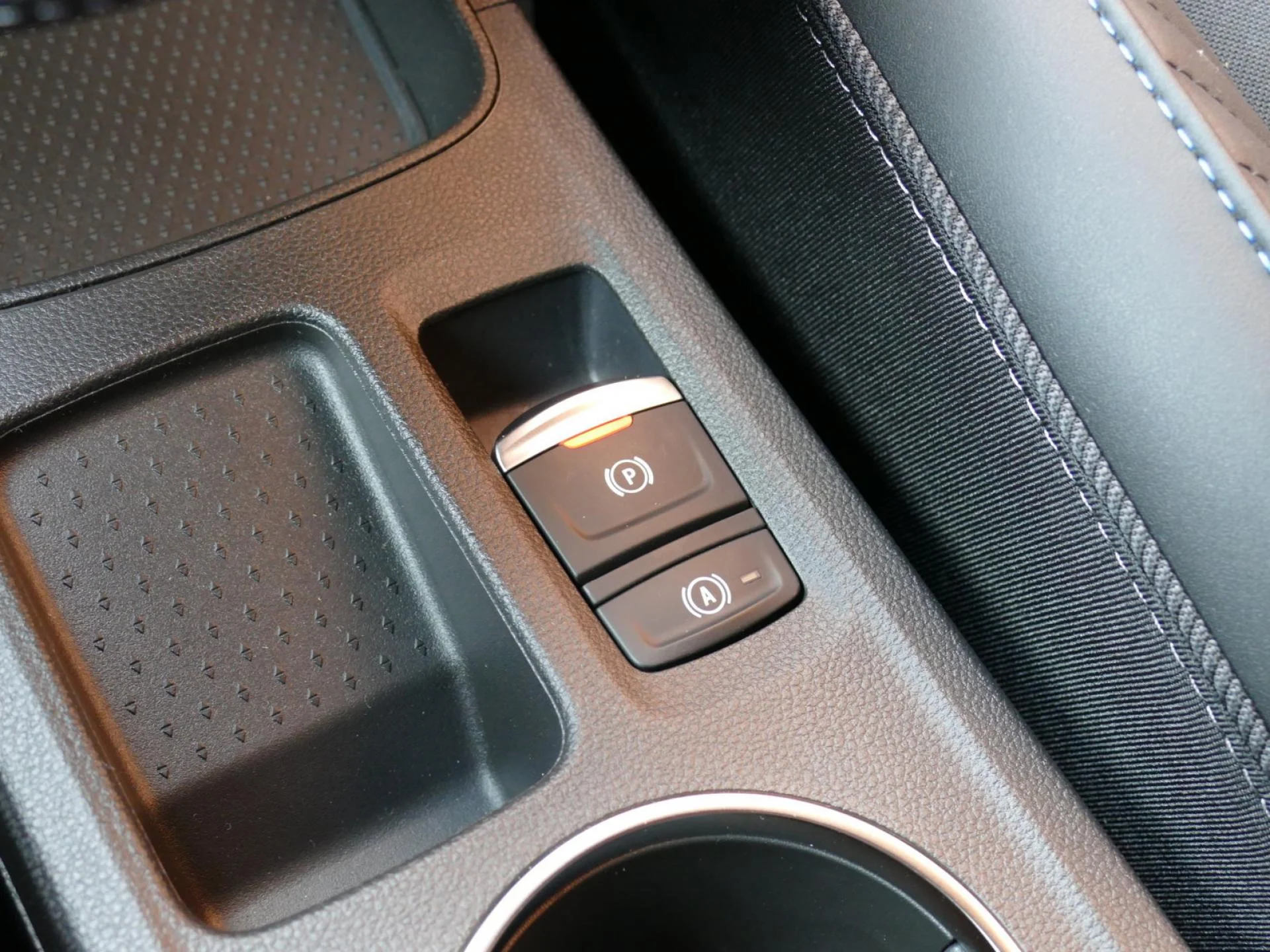 RENAULT CAPTUR - Miniature 22 sur 33 - Cliquer pour voir cette photo