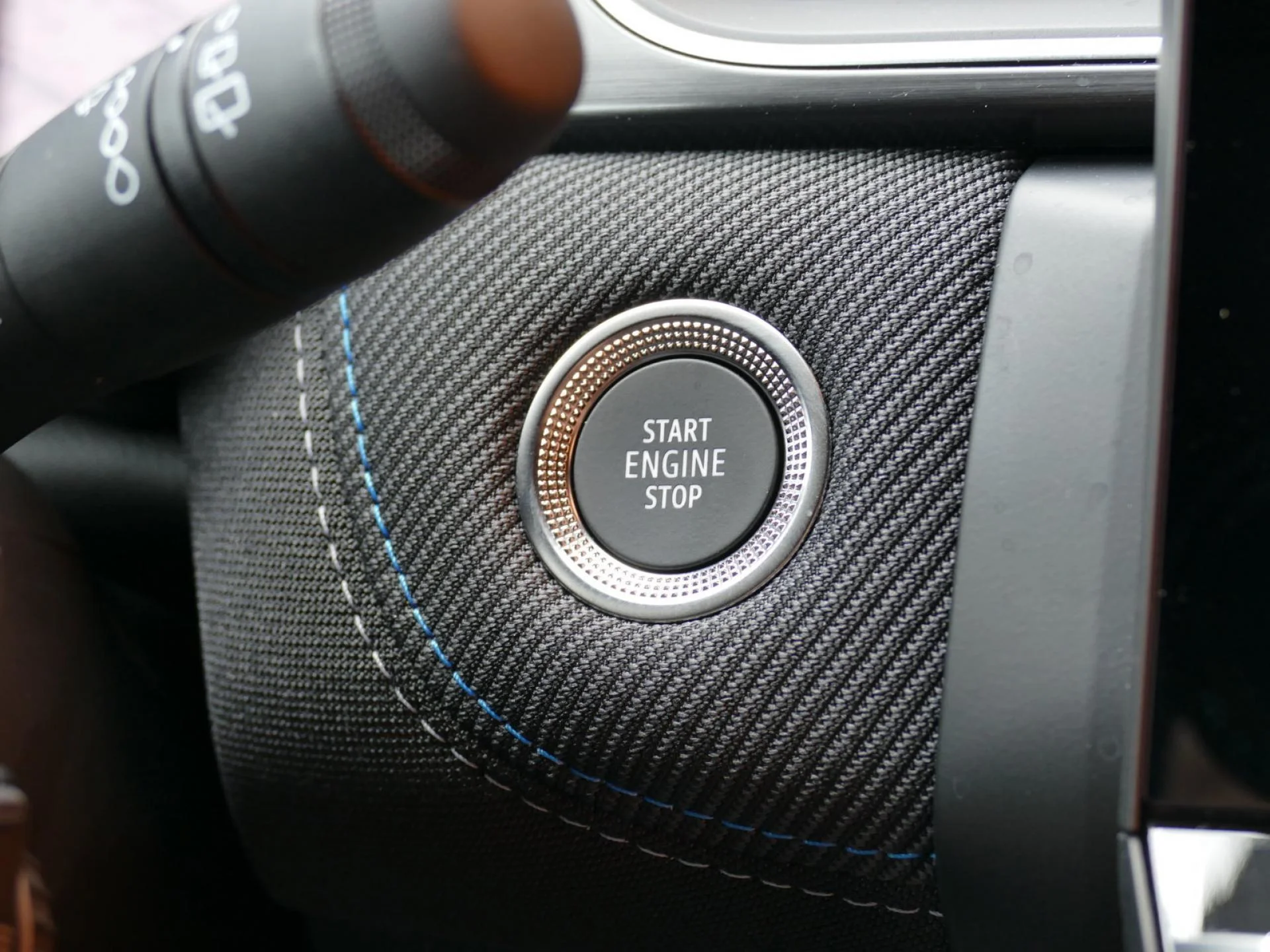 RENAULT CAPTUR - Miniature 20 sur 33 - Cliquer pour voir cette photo