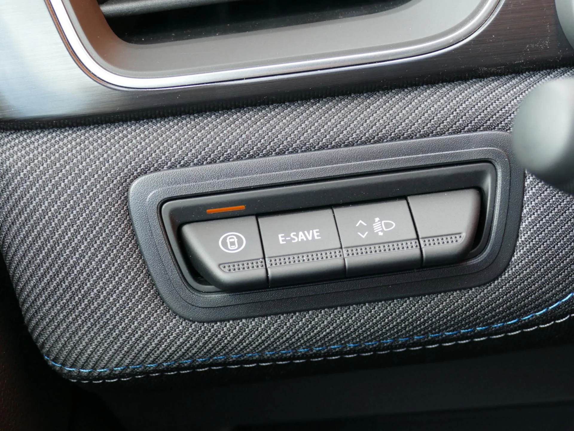 RENAULT CAPTUR - Miniature 21 sur 33 - Cliquer pour voir cette photo