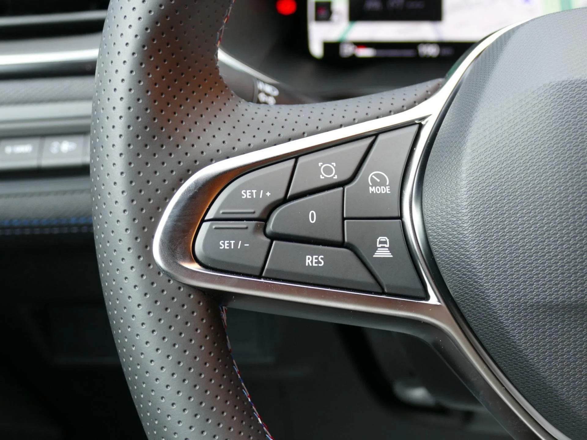 RENAULT CAPTUR - Miniature 16 sur 28 - Cliquer pour voir cette photo