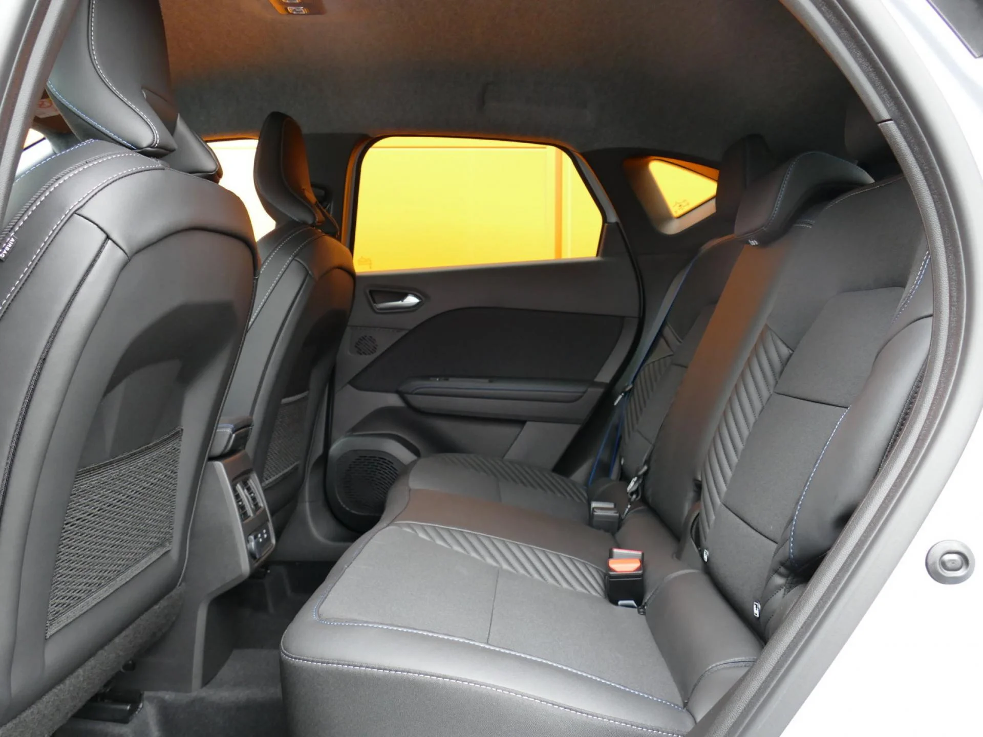 RENAULT CAPTUR - Miniature 7 sur 28 - Cliquer pour voir cette photo