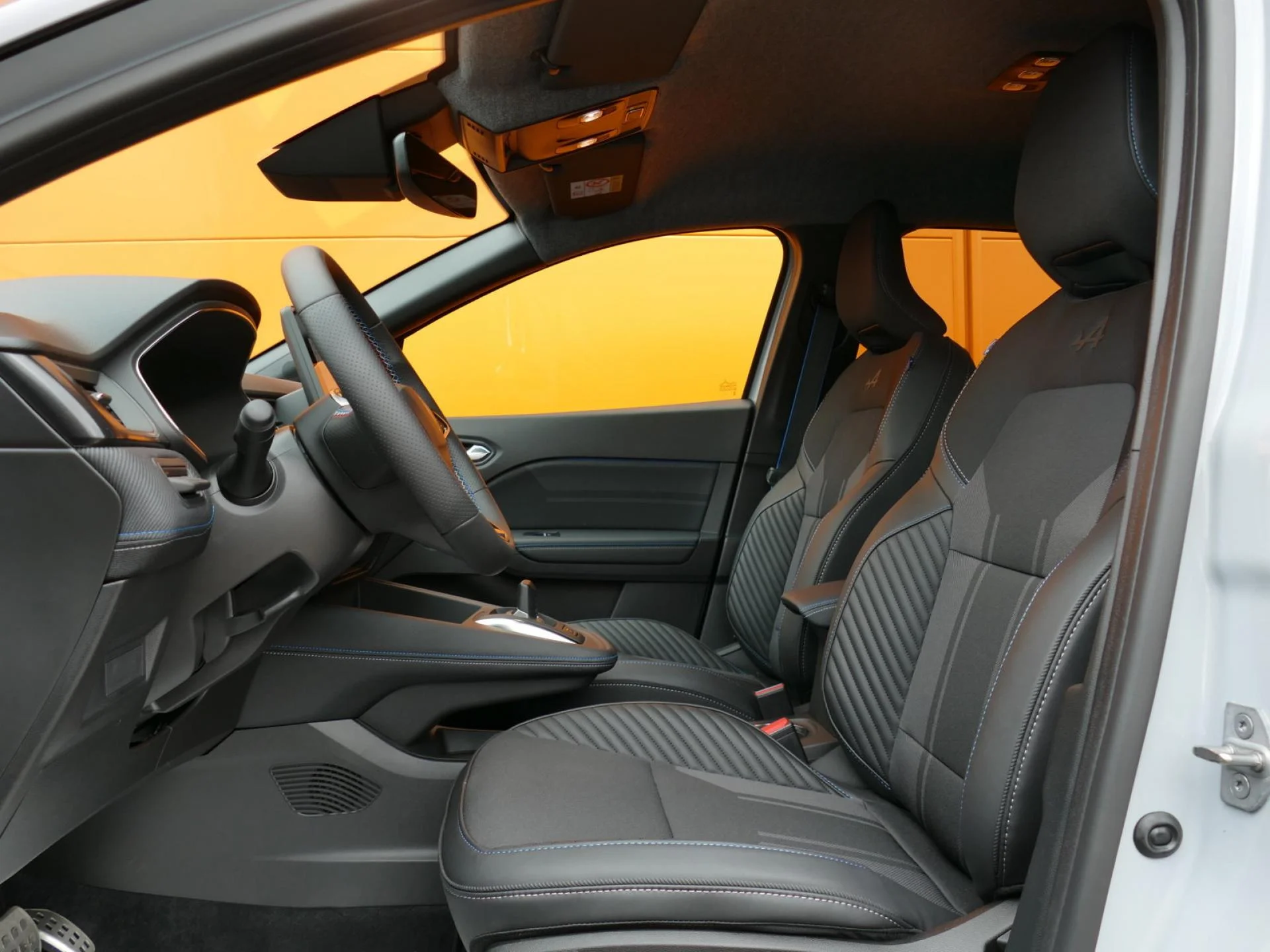 RENAULT CAPTUR - Miniature 6 sur 28 - Cliquer pour voir cette photo