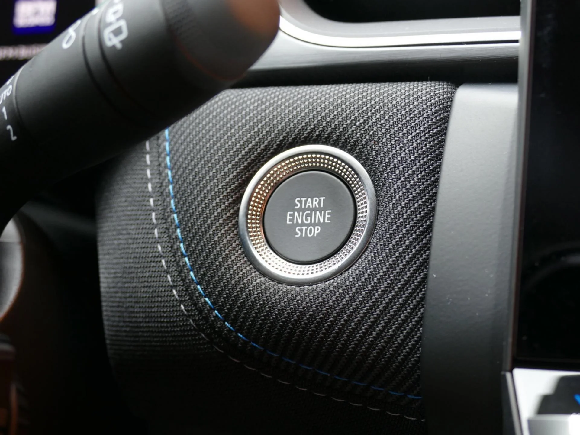 RENAULT CAPTUR - Miniature 20 sur 28 - Cliquer pour voir cette photo