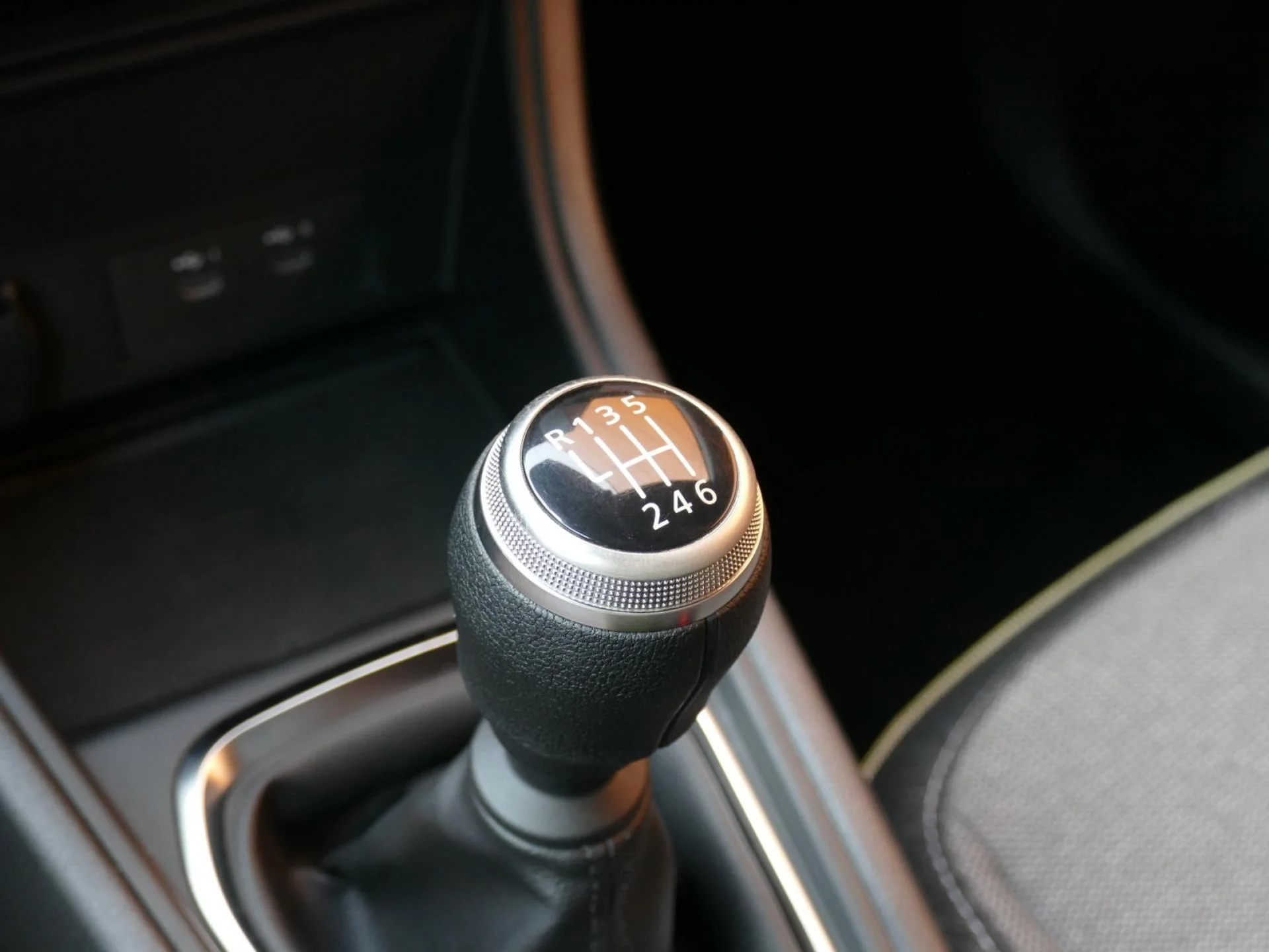RENAULT CAPTUR - Miniature 20 sur 32 - Cliquer pour voir cette photo