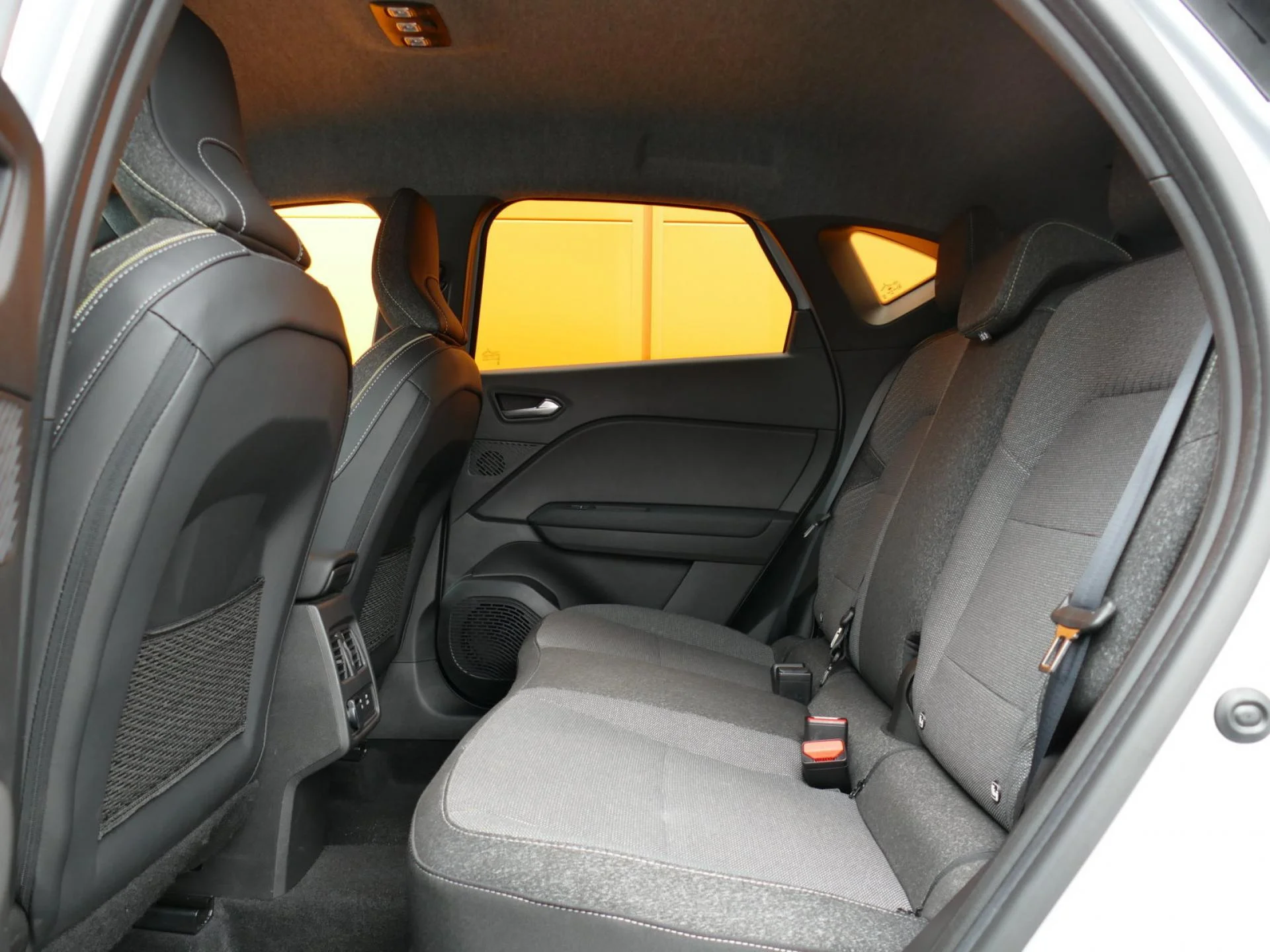 RENAULT CAPTUR - Miniature 7 sur 32 - Cliquer pour voir cette photo
