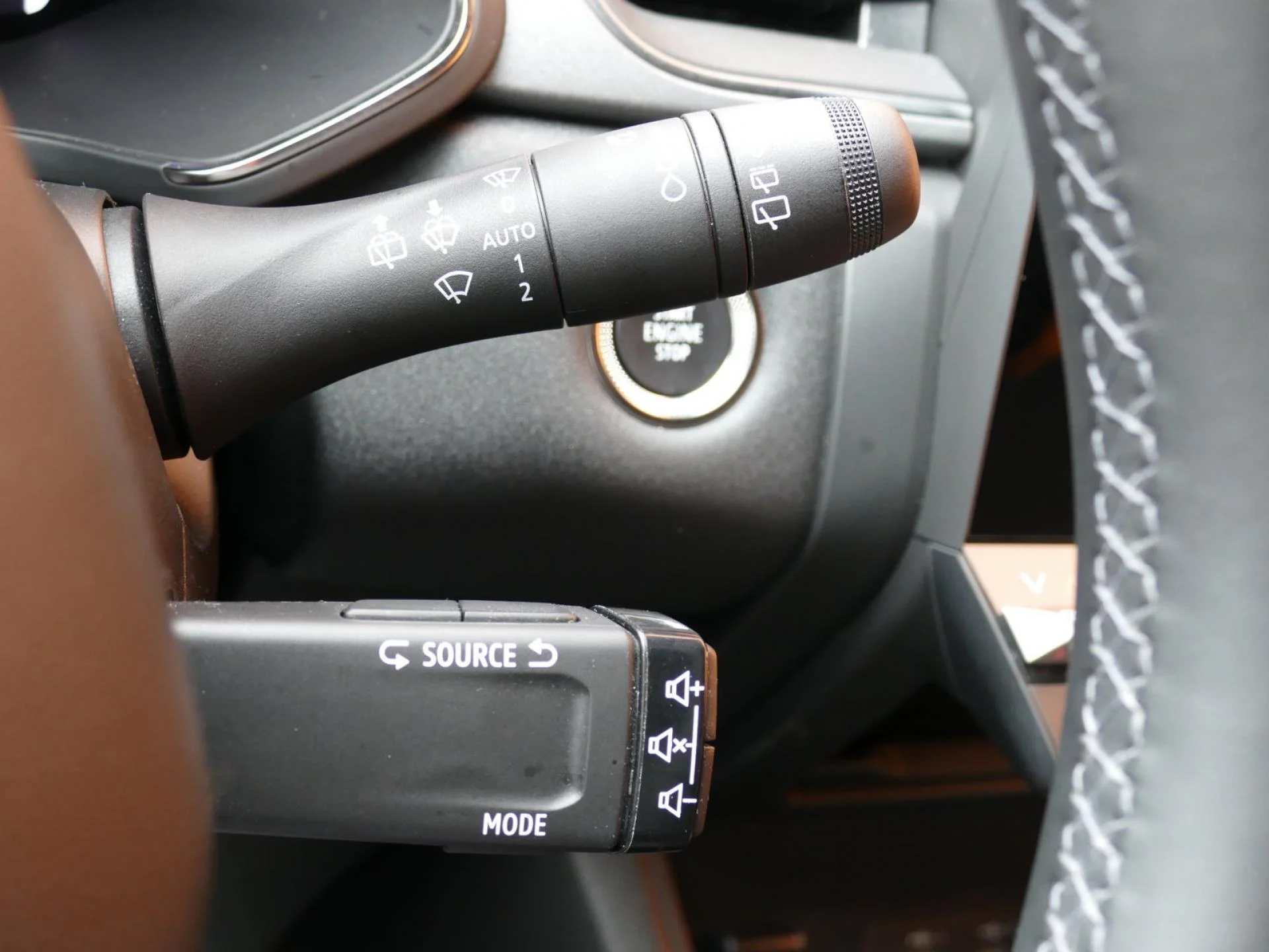 RENAULT CAPTUR - Miniature 26 sur 32 - Cliquer pour voir cette photo