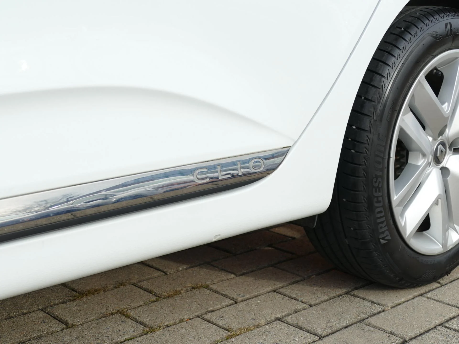 RENAULT CLIO - Miniature 23 sur 31 - Cliquer pour voir cette photo