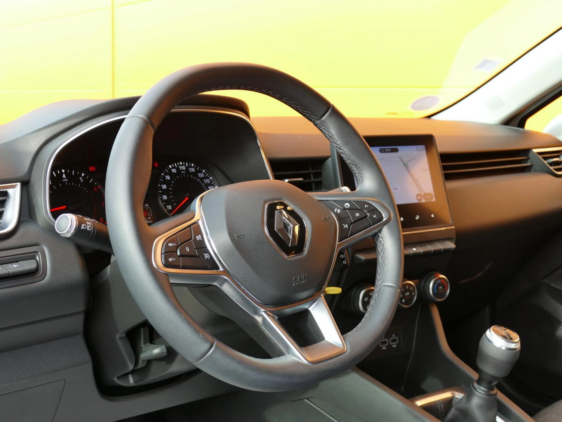 RENAULT CLIO - Miniature 15 sur 31 - Cliquer pour voir cette photo