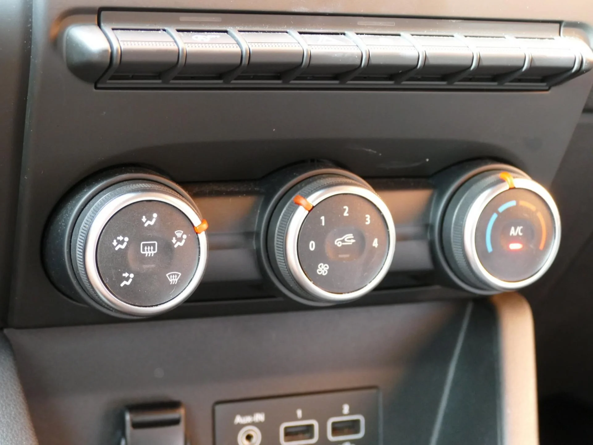 RENAULT CLIO - Miniature 14 sur 31 - Cliquer pour voir cette photo