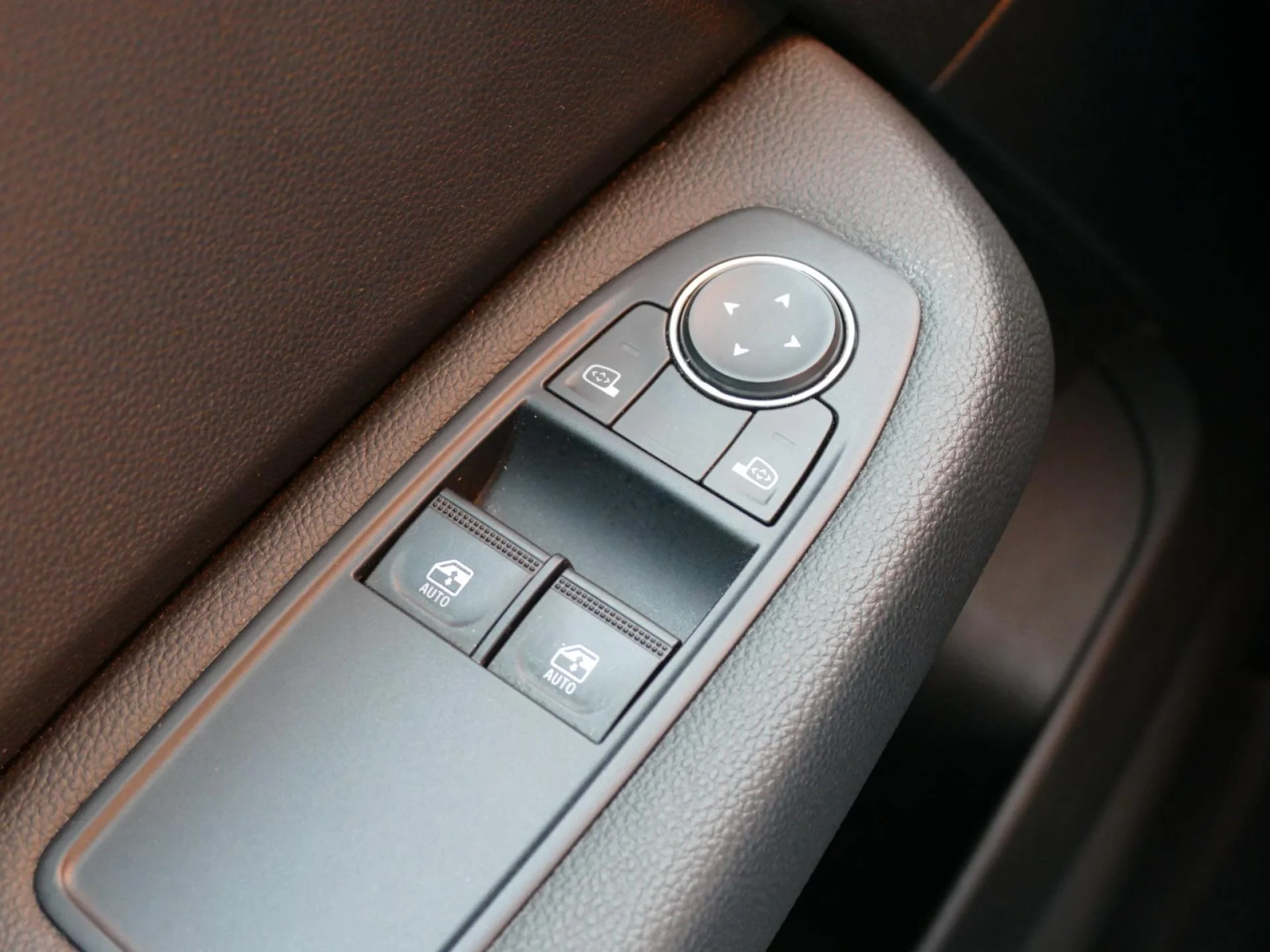 RENAULT CLIO - Miniature 20 sur 31 - Cliquer pour voir cette photo